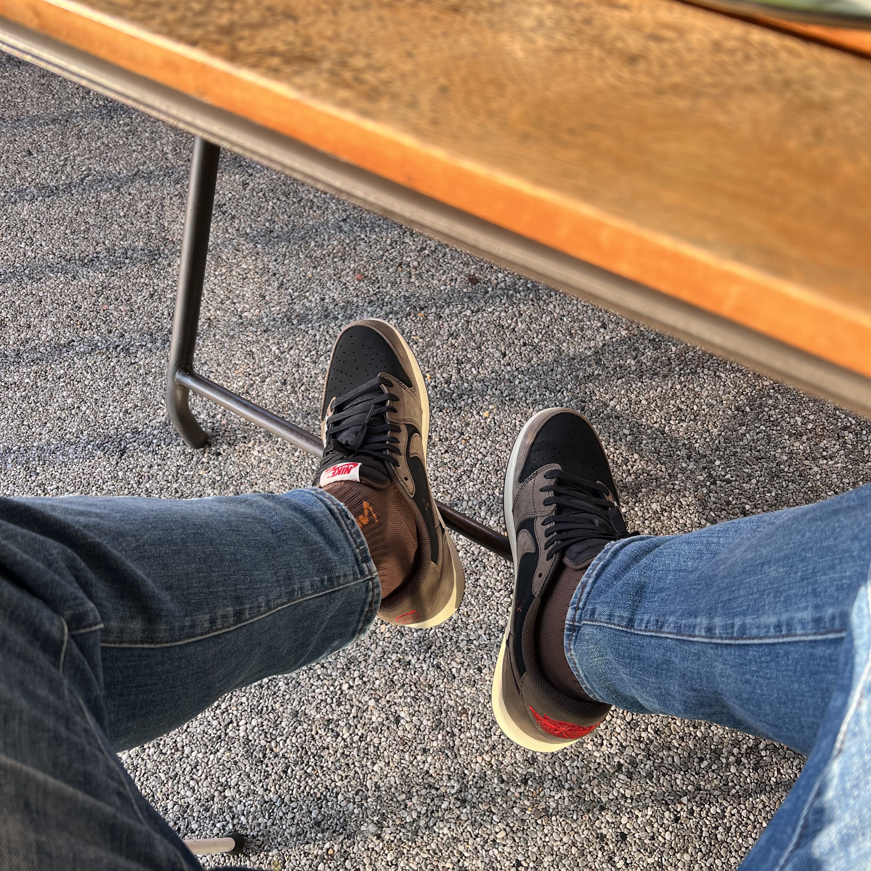 Jordan 1 x Travis Scott Retro Low OG SP Mocha 착용 스타일