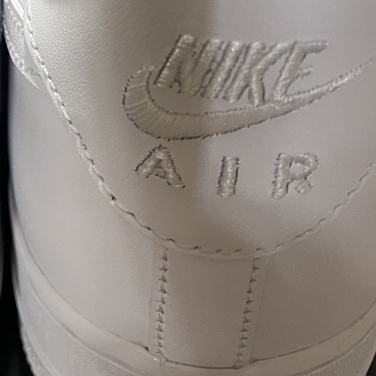 Nike x Supreme Air Force 1 Low White 착용 스타일 - 4