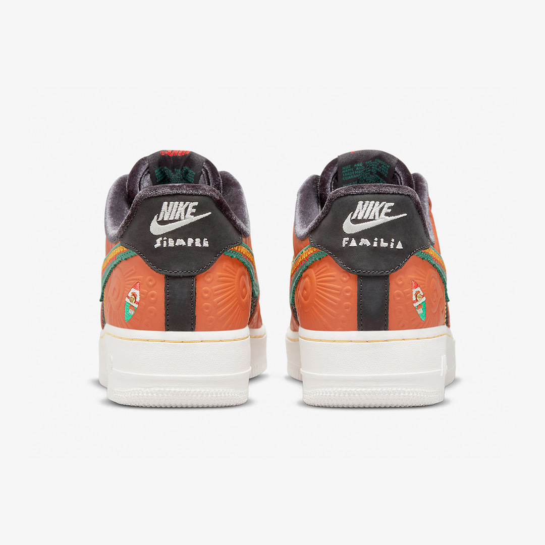Nike Air Force 1 '07 LX Siempre Familia 착용 스타일 - 5