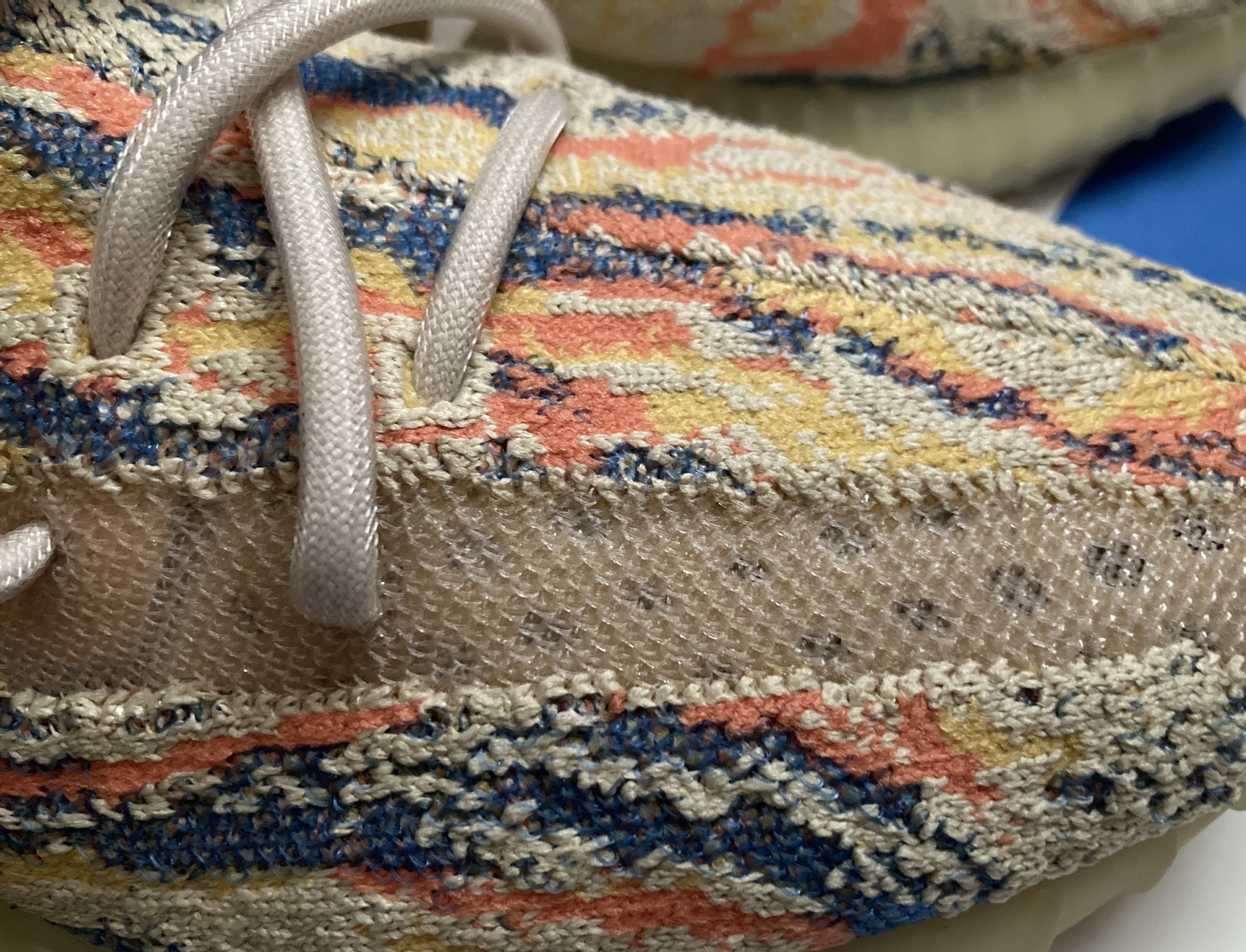 Adidas Yeezy Boost 350 V2 MX Oat 착용 스타일 - 1