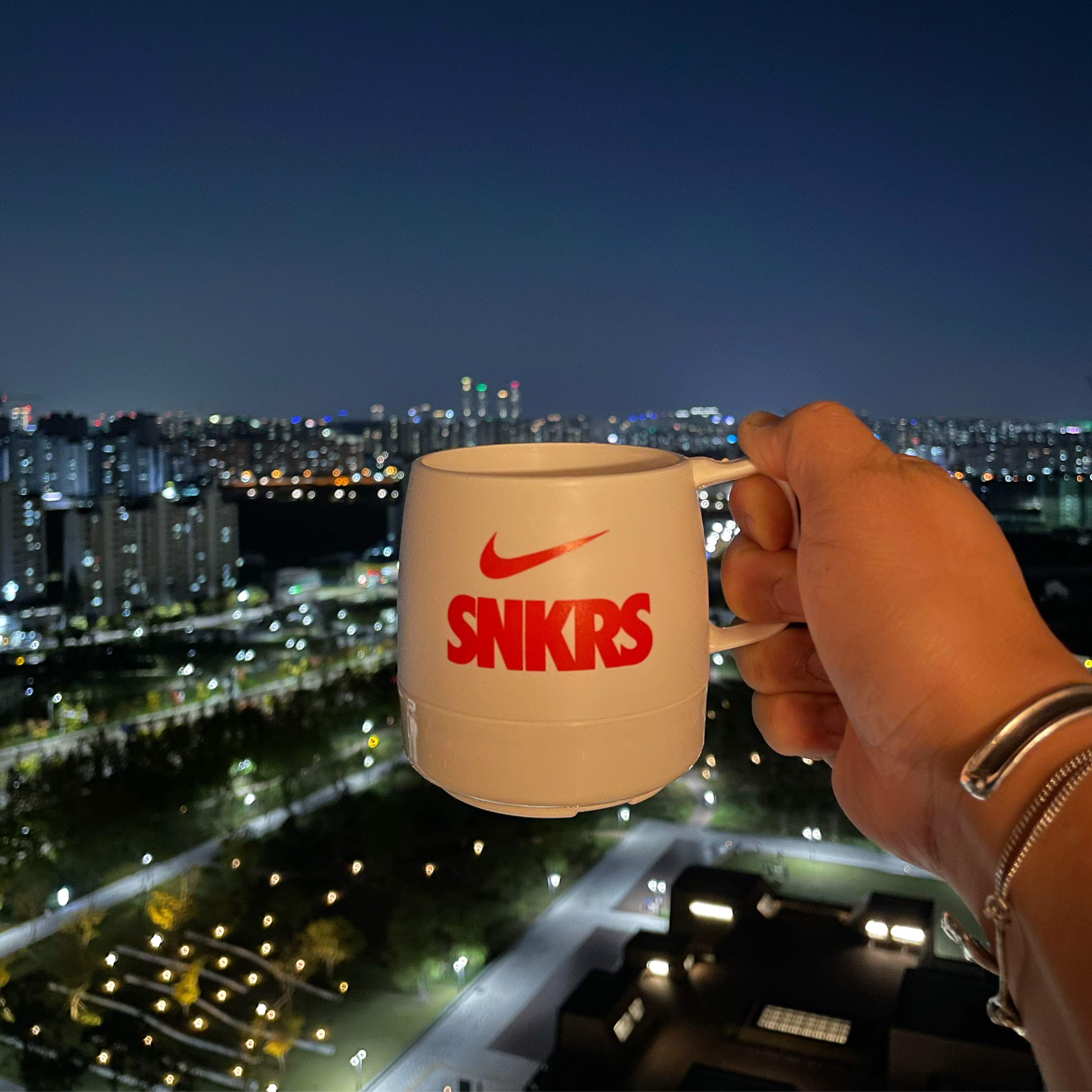 Helinox x Nike SNKRS 4th Anniversry Dinex Mug 착용 스타일