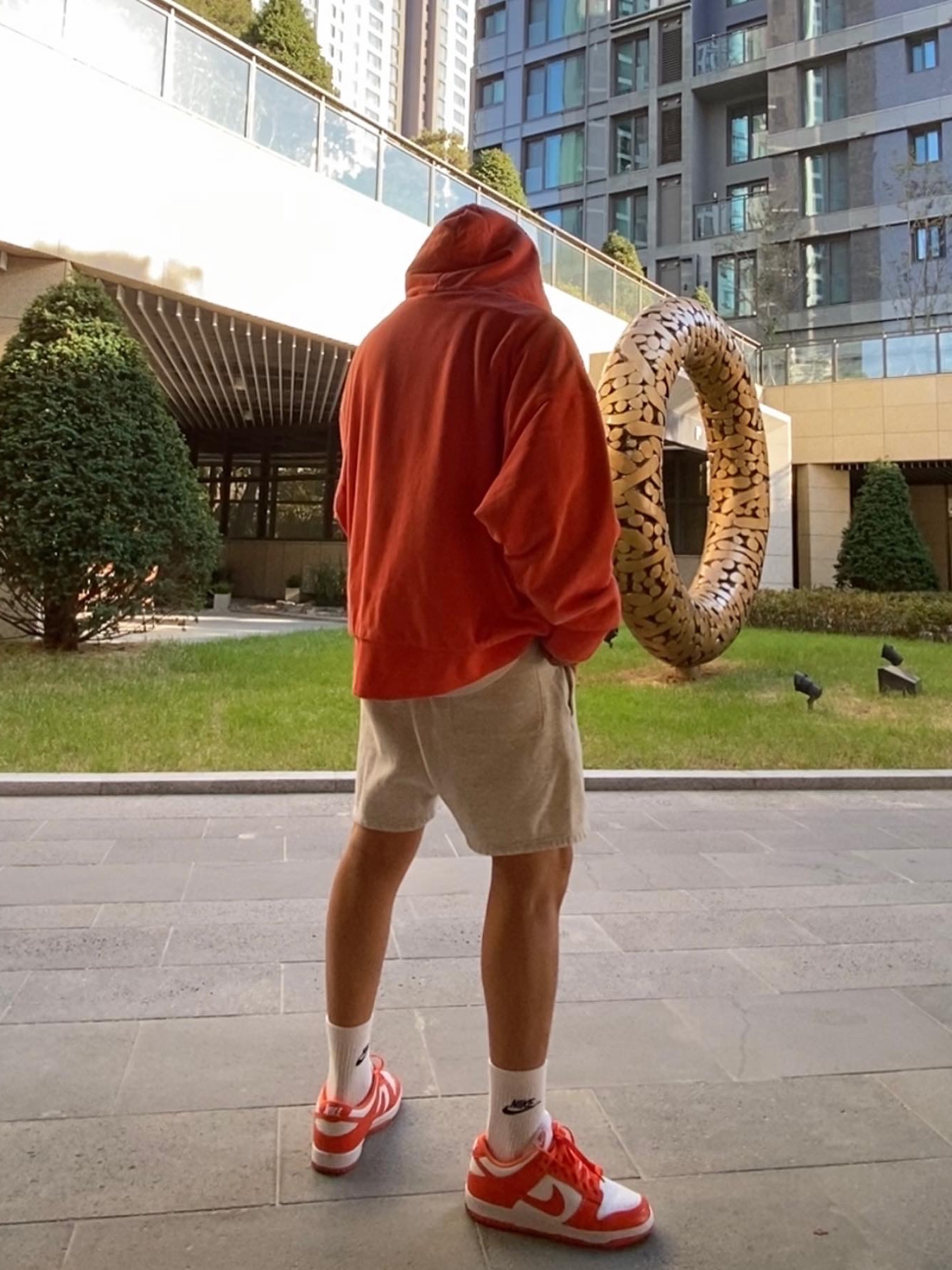 Nike x Cactus Plant Flea Market Shoebox Heavyweight Hooded Pullover Orange - US/EU, Nike x Cactus Plant Flea Market Shoebox Heavyweight Hooded Pullover Orange - Asia 착용 스타일 - 2