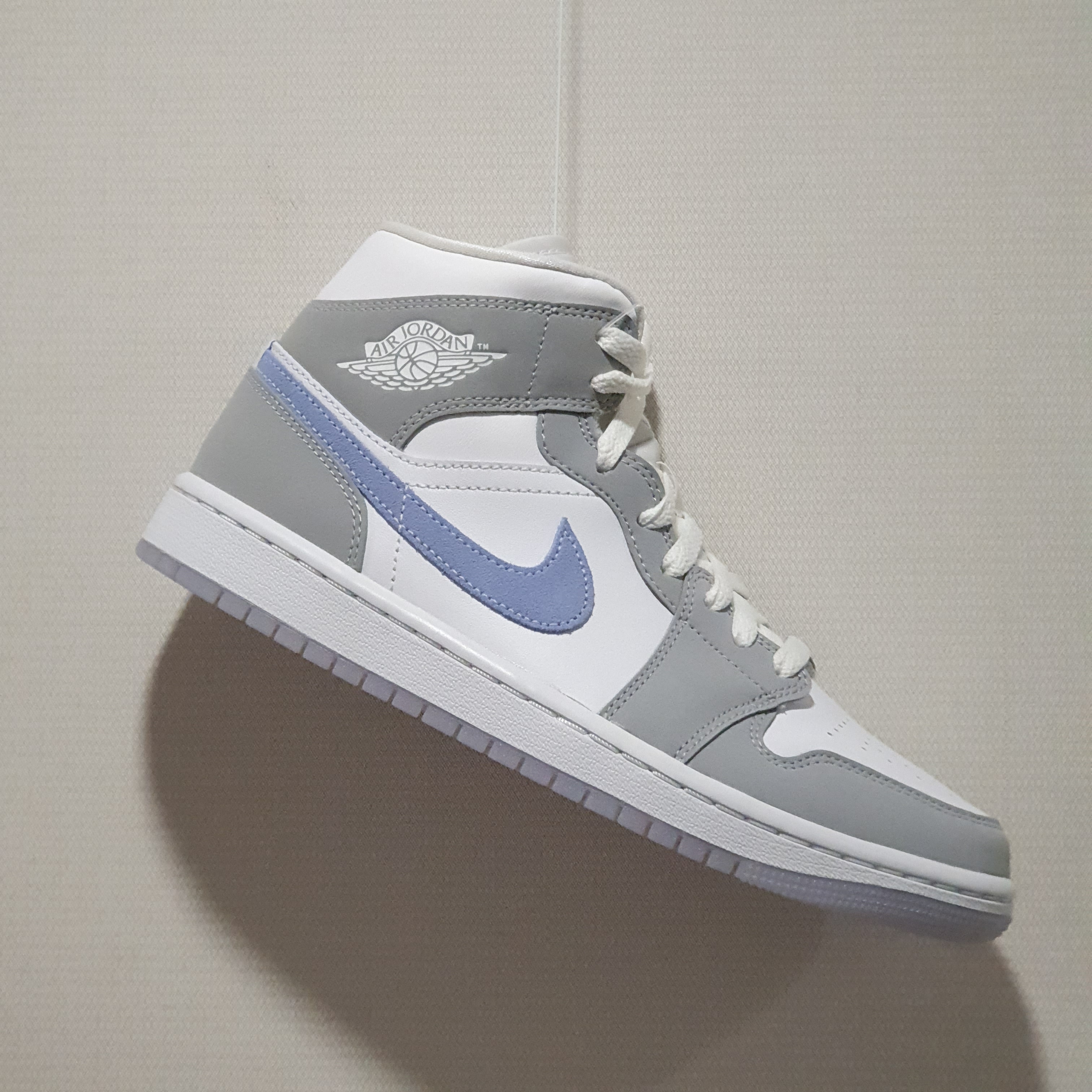 (W) Jordan 1 Mid Wolf Grey 착용 스타일 - 2