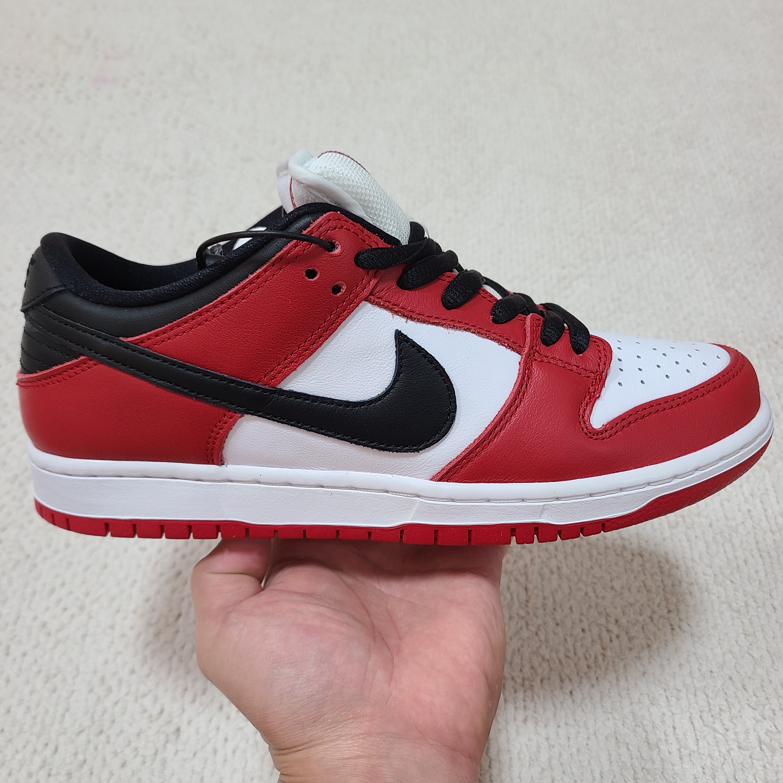 Nike SB Dunk Low Pro Chicago 착용 스타일