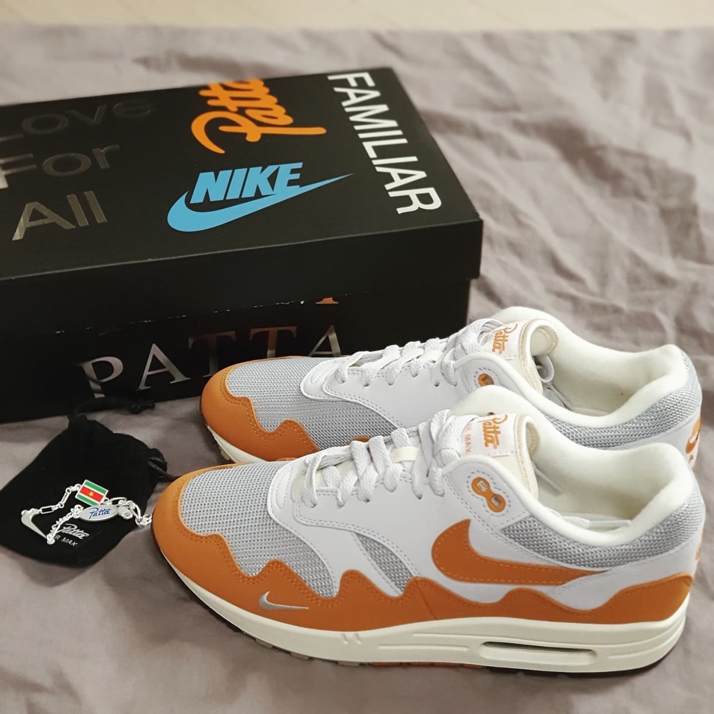 Nike x Patta Air Max 1 Monarch 착용 스타일 - 1
