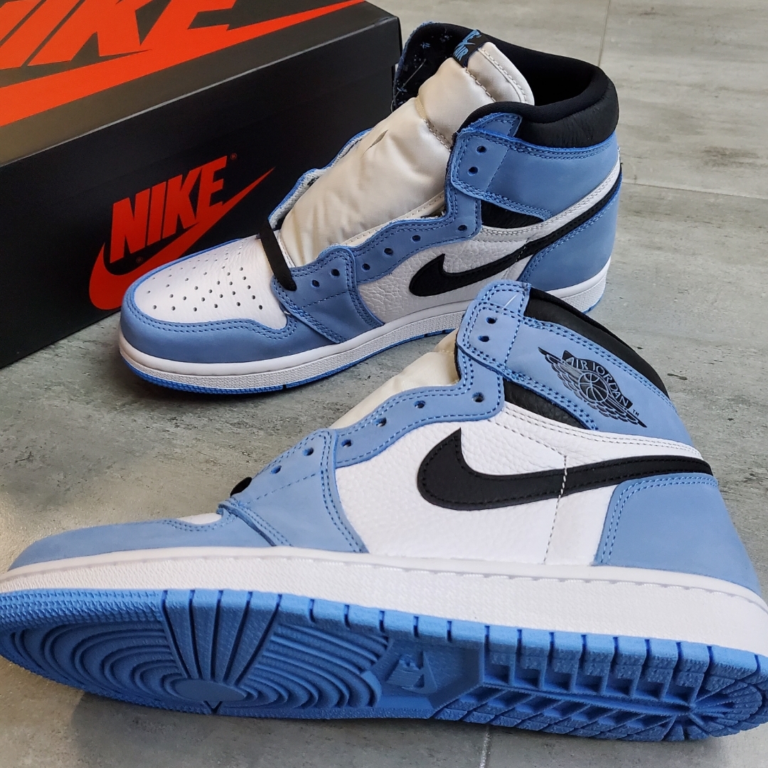 Jordan 1 Retro High OG University Blue 착용 스타일