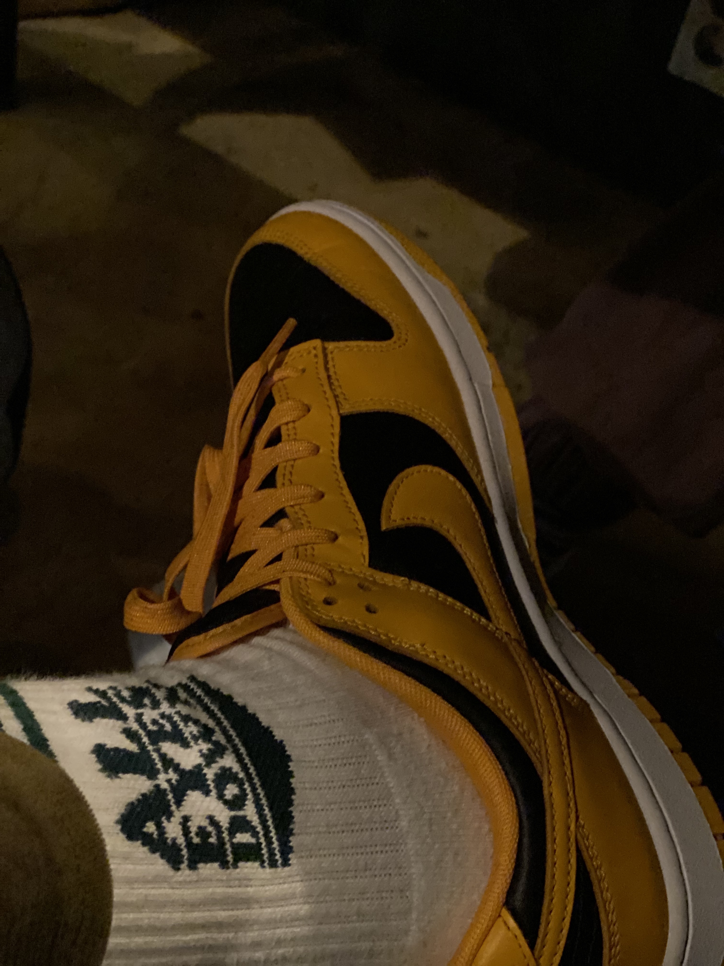 Nike Dunk Low Retro Championship Goldenrod 착용 스타일