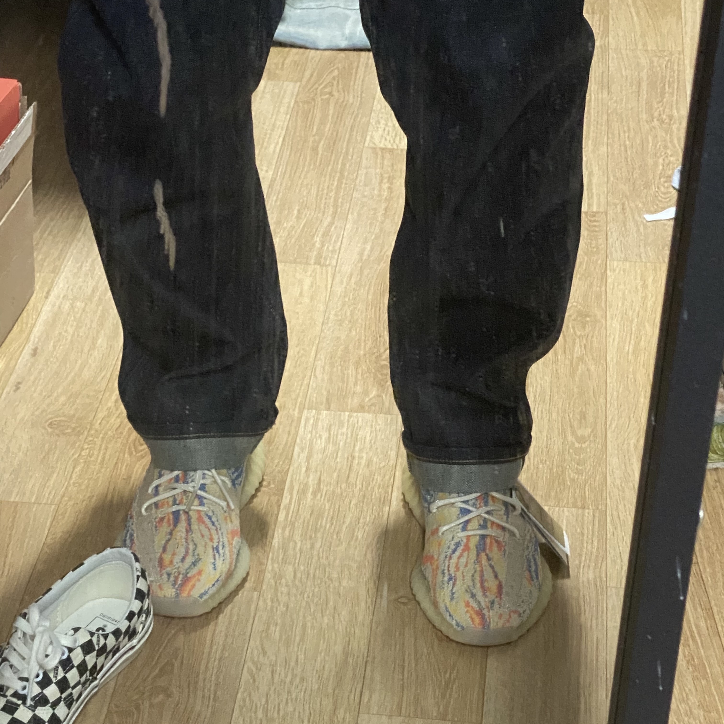 Adidas Yeezy Boost 350 V2 MX Oat 착용 스타일 - 4