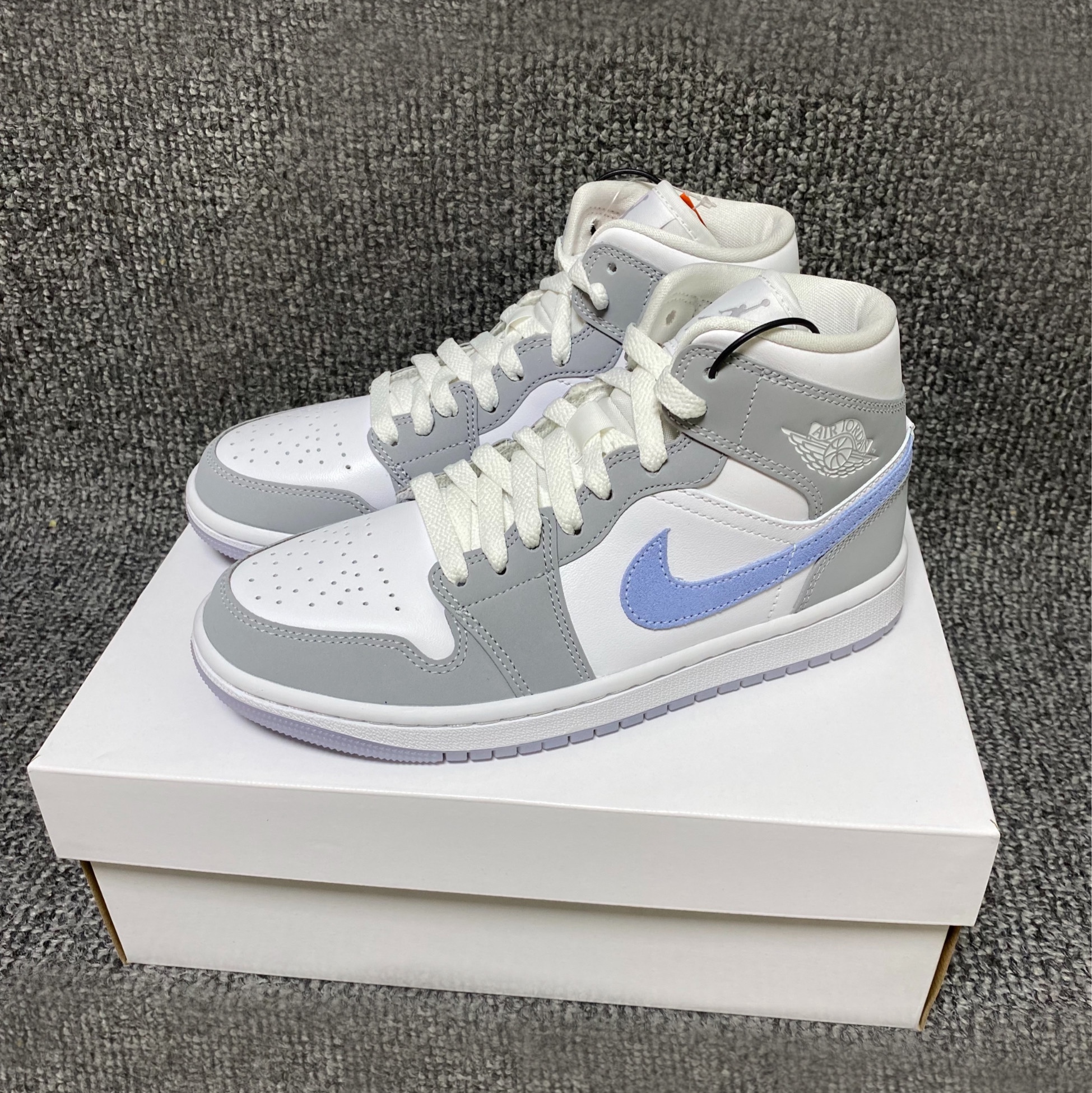 (W) Jordan 1 Mid Wolf Grey 착용 스타일