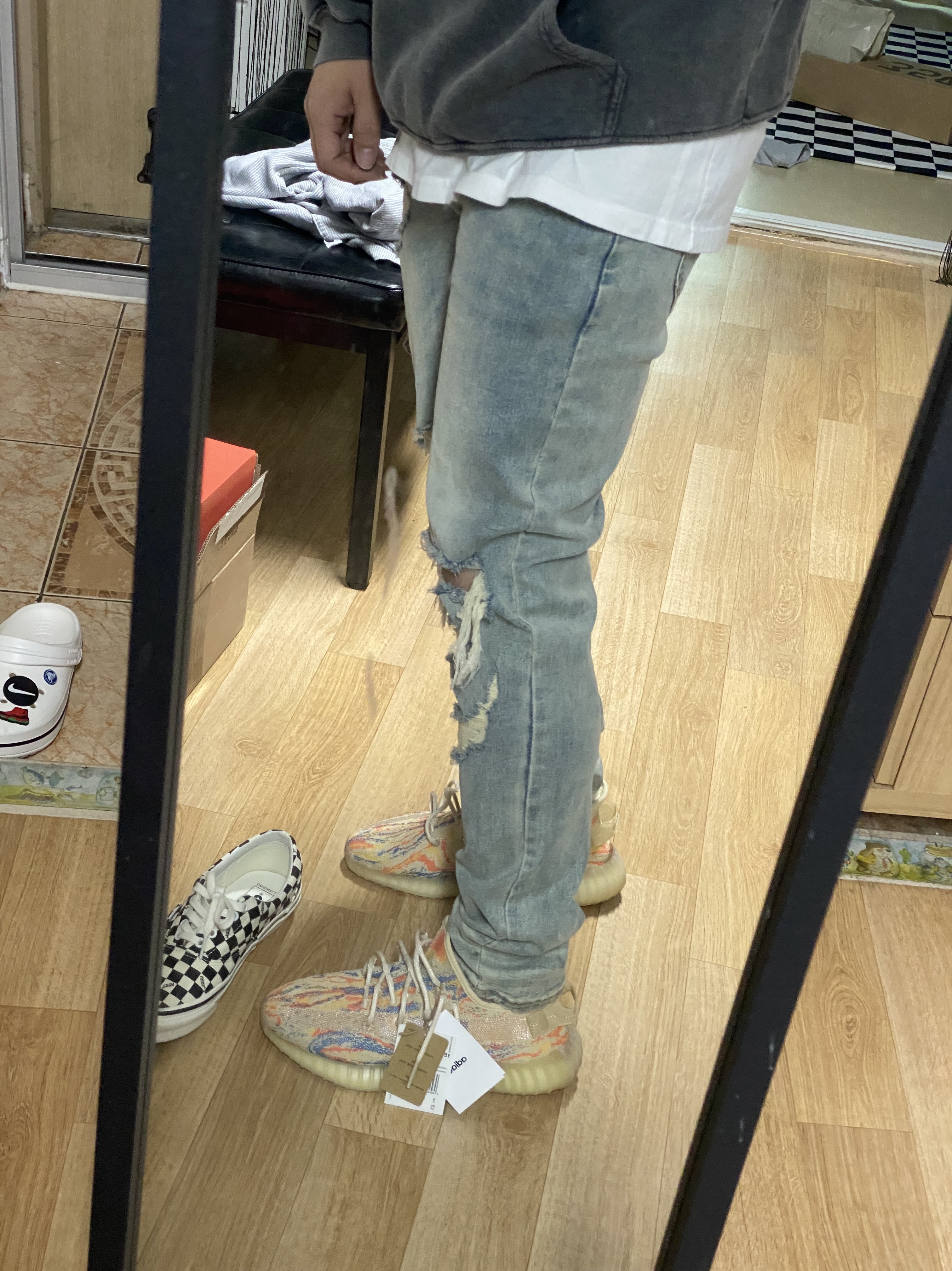 Adidas Yeezy Boost 350 V2 MX Oat 착용 스타일 - 4