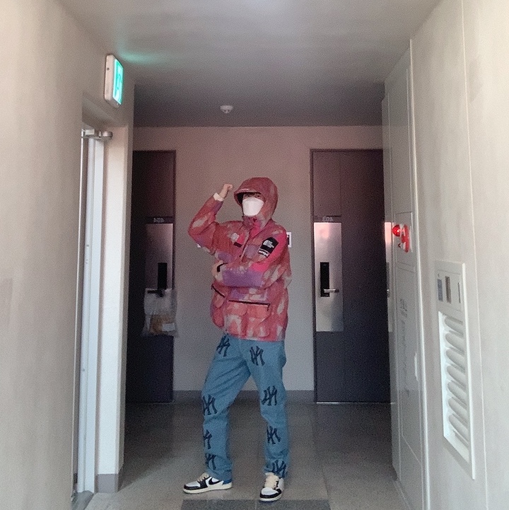 Supreme x The North Face Cargo Jacket Multi-Color - 20SS, Supreme x New York Yankees Regular Jean Washed Blue - 21FW 착용 스타일