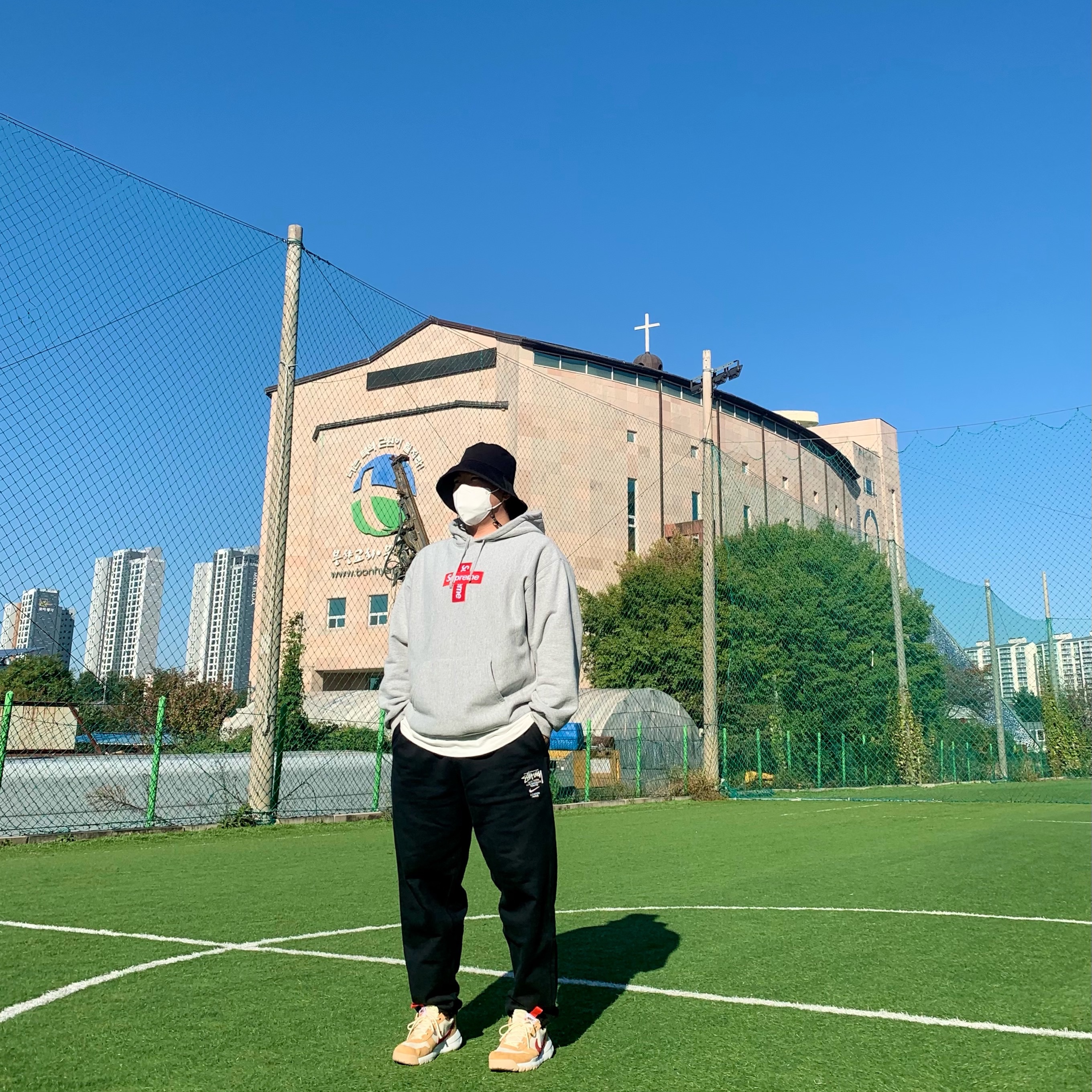 Supreme Cross Box Logo Hooded Sweatshirt Heather Grey - 20FW, Nike x Stussy NRG ZR Fleece Pants Black - Asia 착용 스타일 - 1