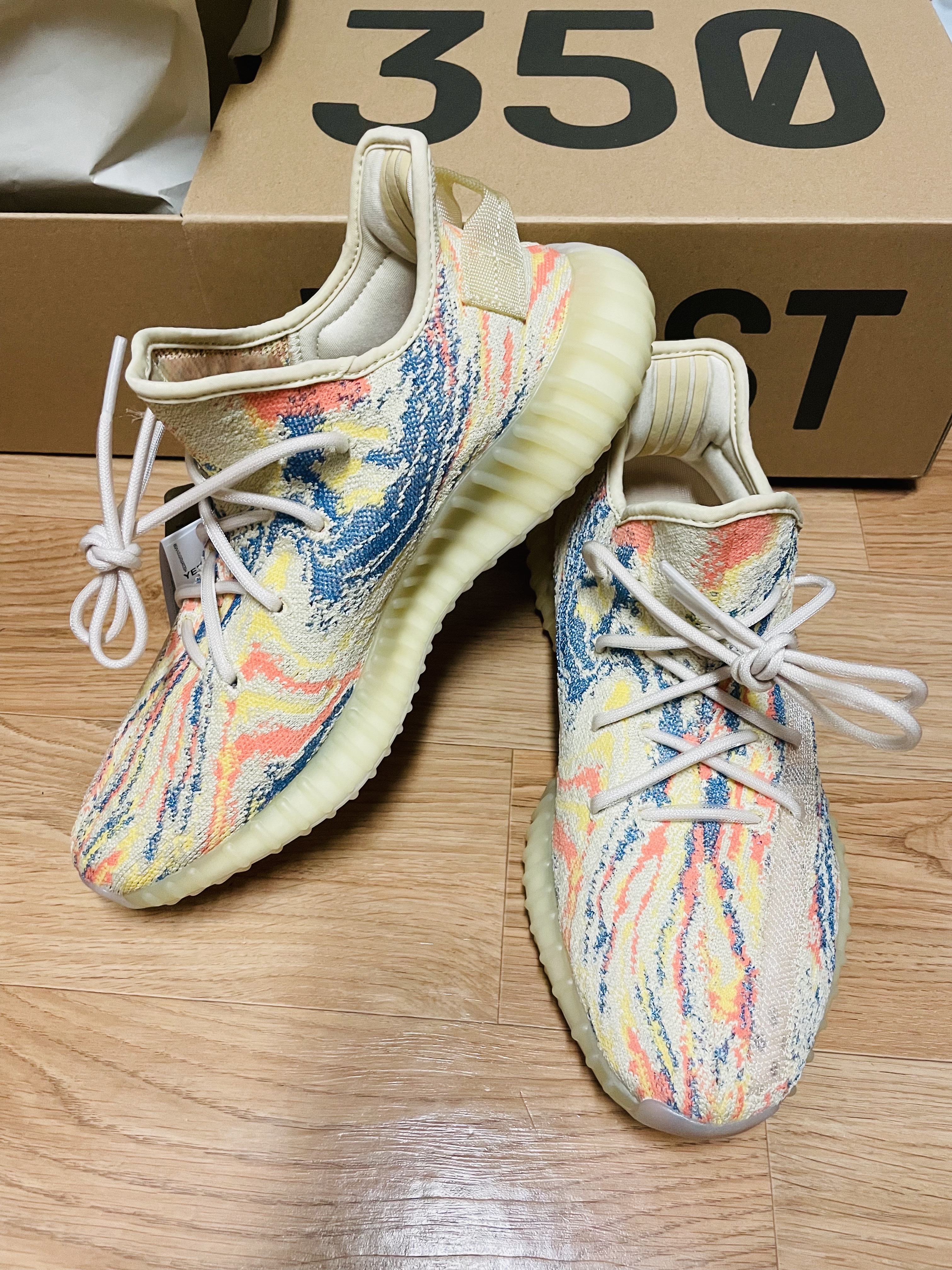 Adidas Yeezy Boost 350 V2 MX Oat 착용 스타일