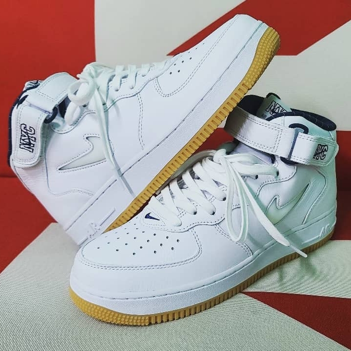 Nike Air Force 1 Mid QS NYC White Midnight Navy 착용 스타일 - 2