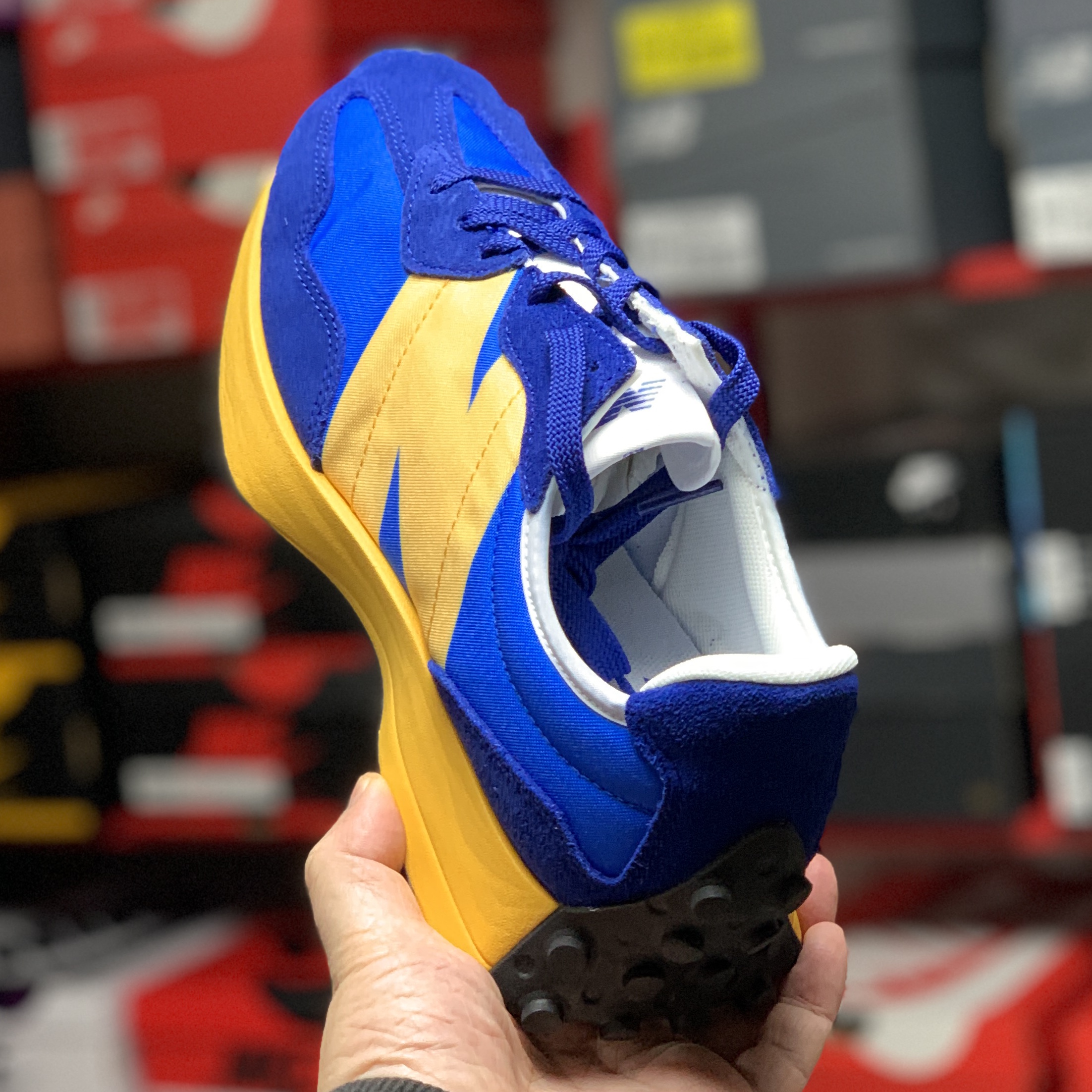New Balance 327 Blue 착용 스타일 - 2