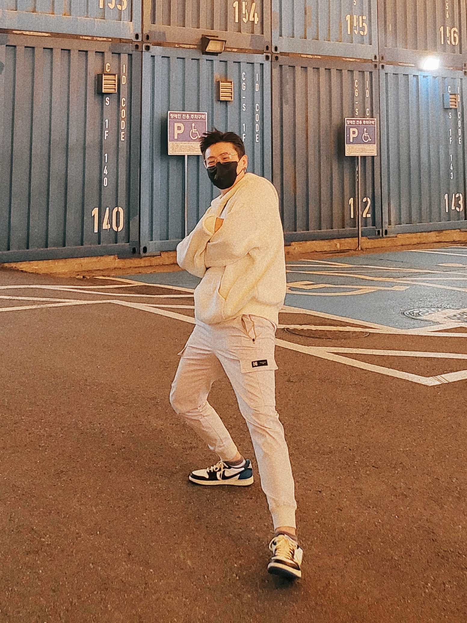 Jordan 1 x Travis Scott x Fragment Retro Low OG SP Military Blue, Essentials Knit Hoodie Oatmeal - 20FW 착용 스타일