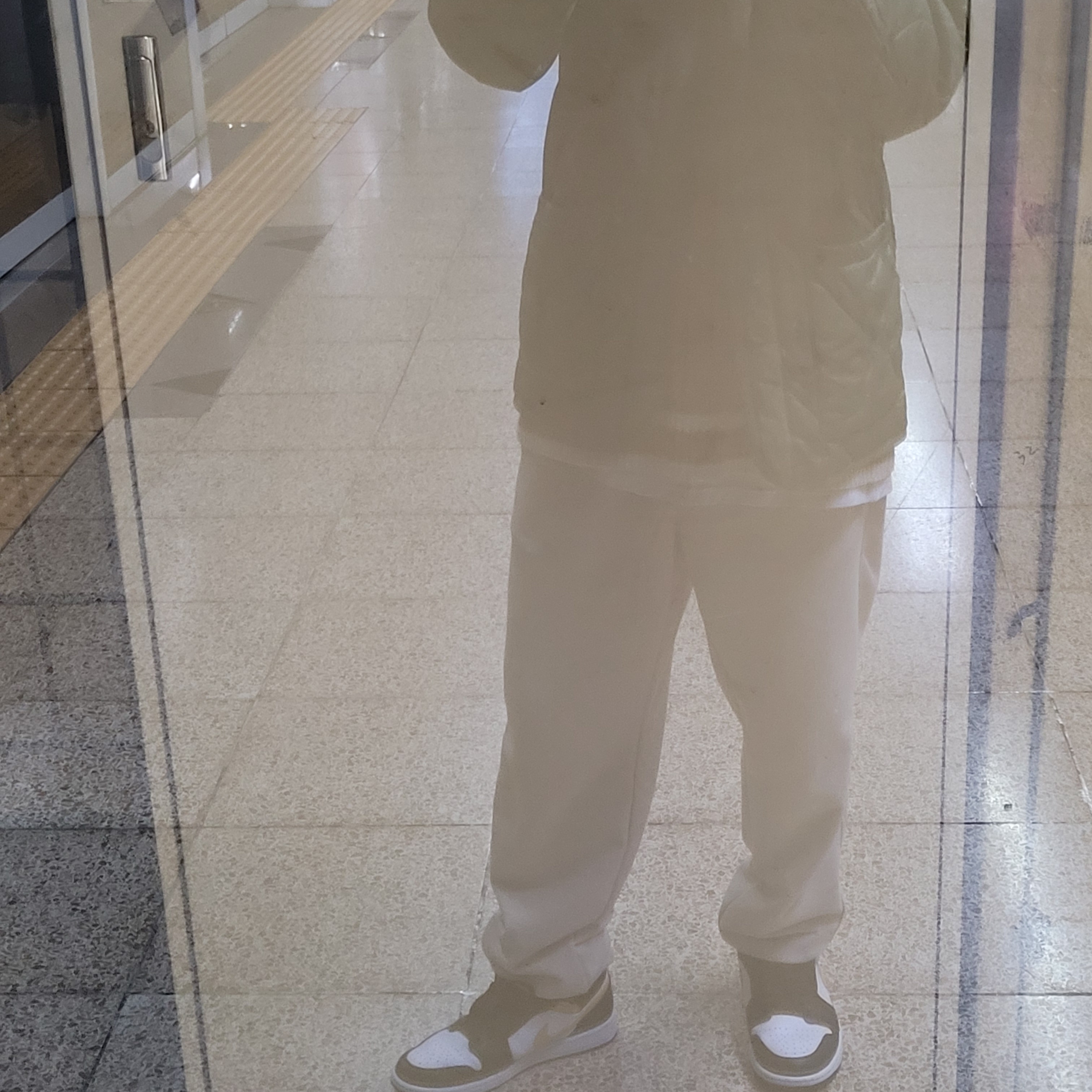 Jordan 1 Mid Pollen 착용 스타일
