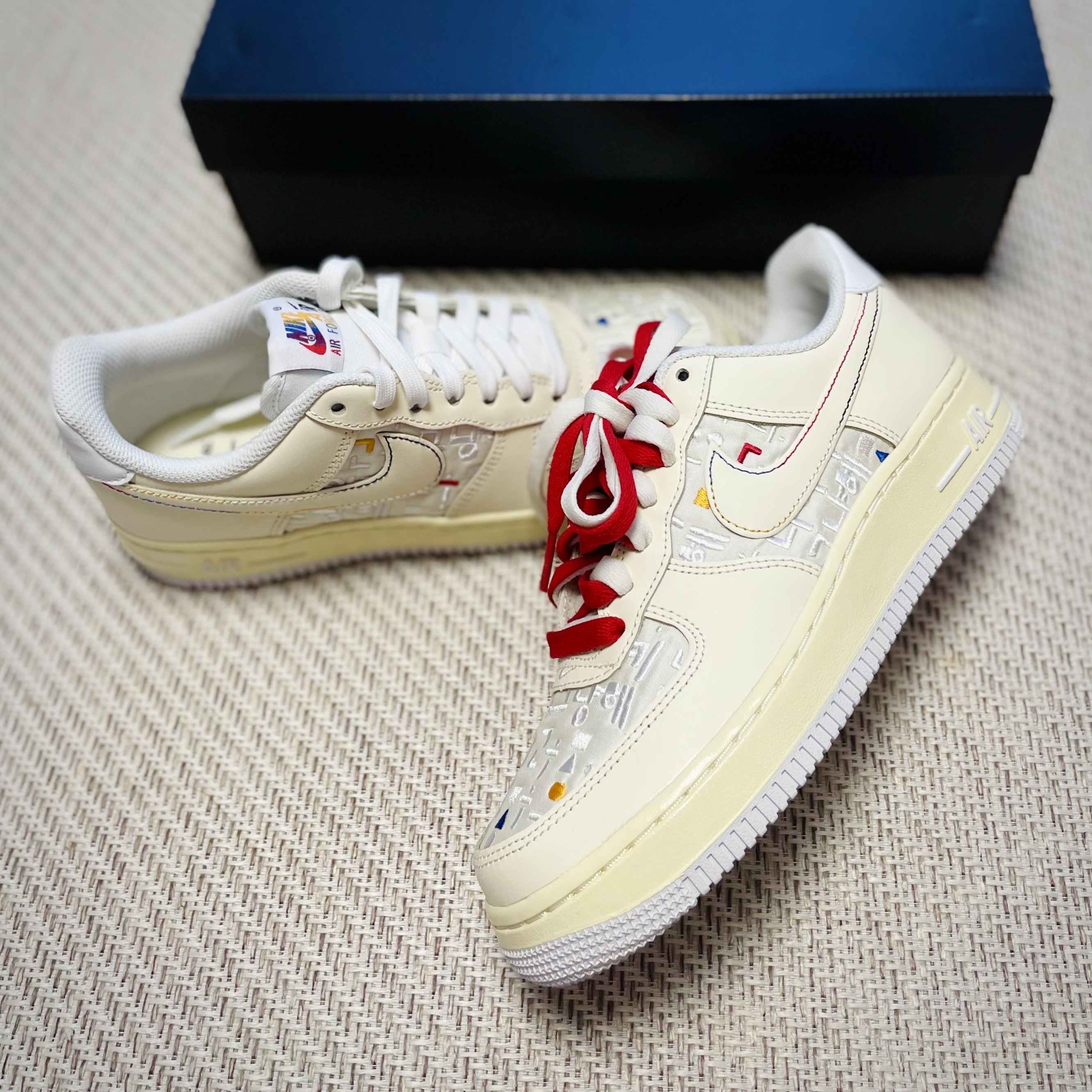 (W) Nike Air Force 1 '07 LV8 Hangul Day 착용 스타일 - 1