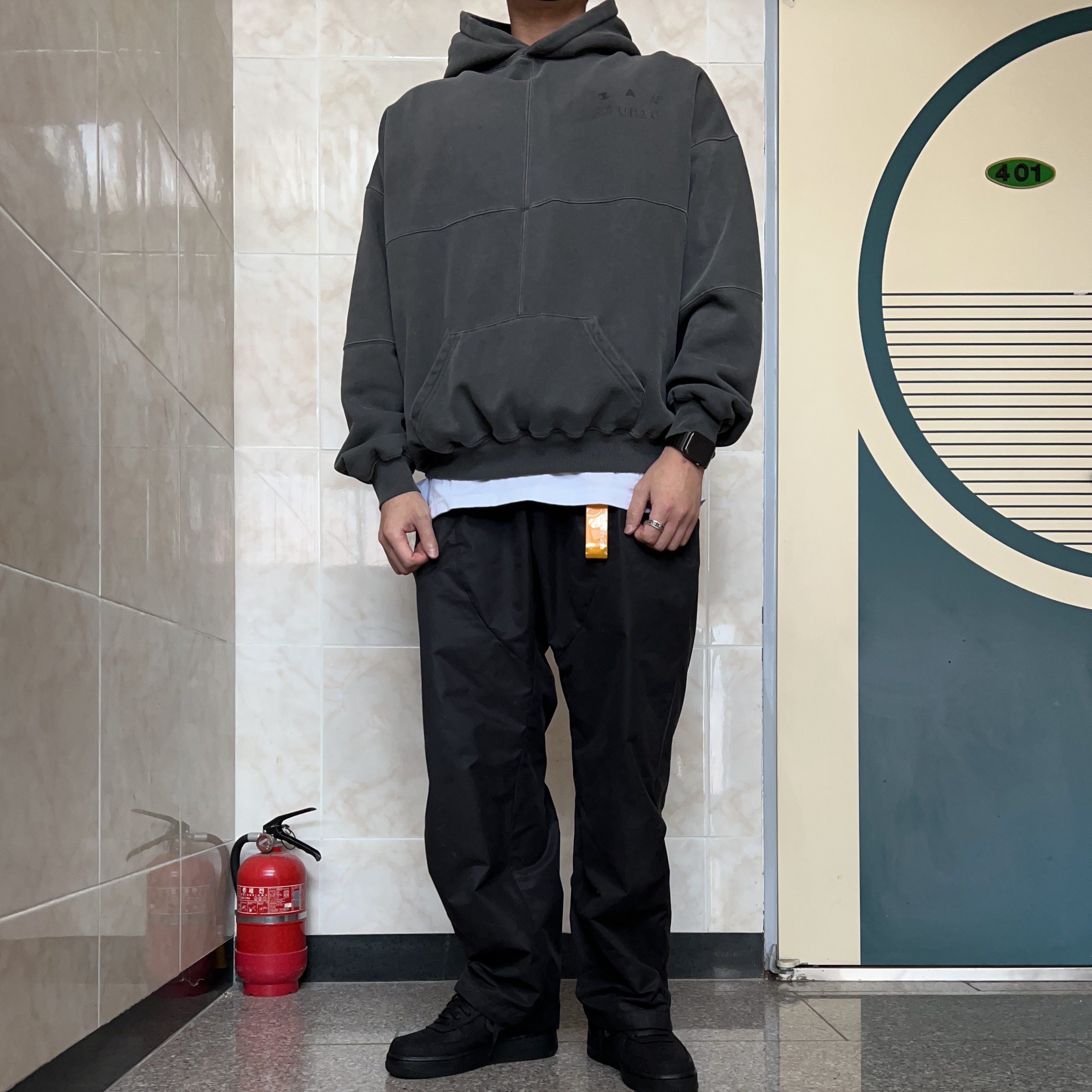 IAB Studio Blocked Pigment Hoodie Black, Nike x Stussy Air Force 1 Low Triple Black 착용 스타일 - 1