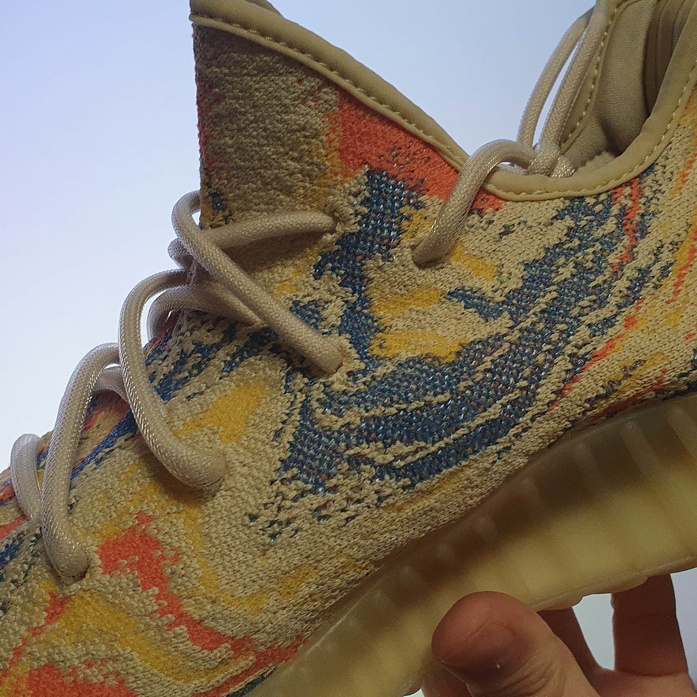Adidas Yeezy Boost 350 V2 MX Oat 착용 스타일 - 2