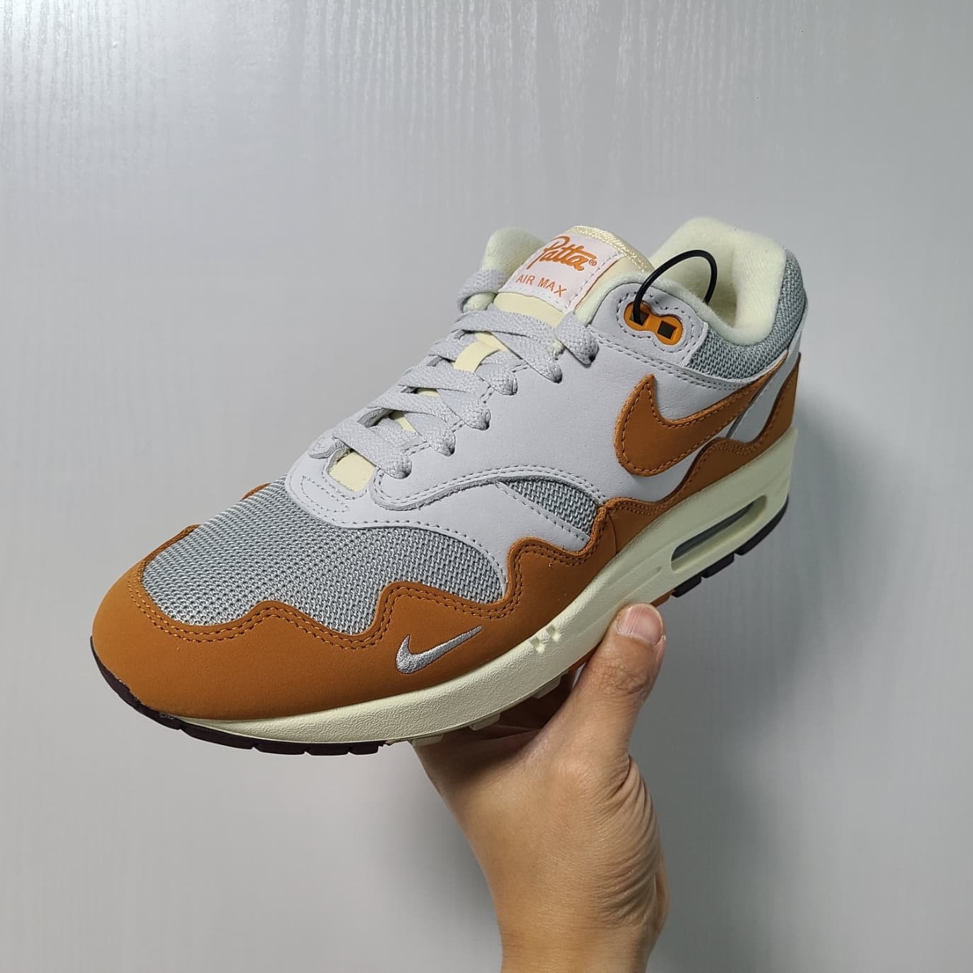 Nike x Patta Air Max 1 Monarch 착용 스타일 - 1