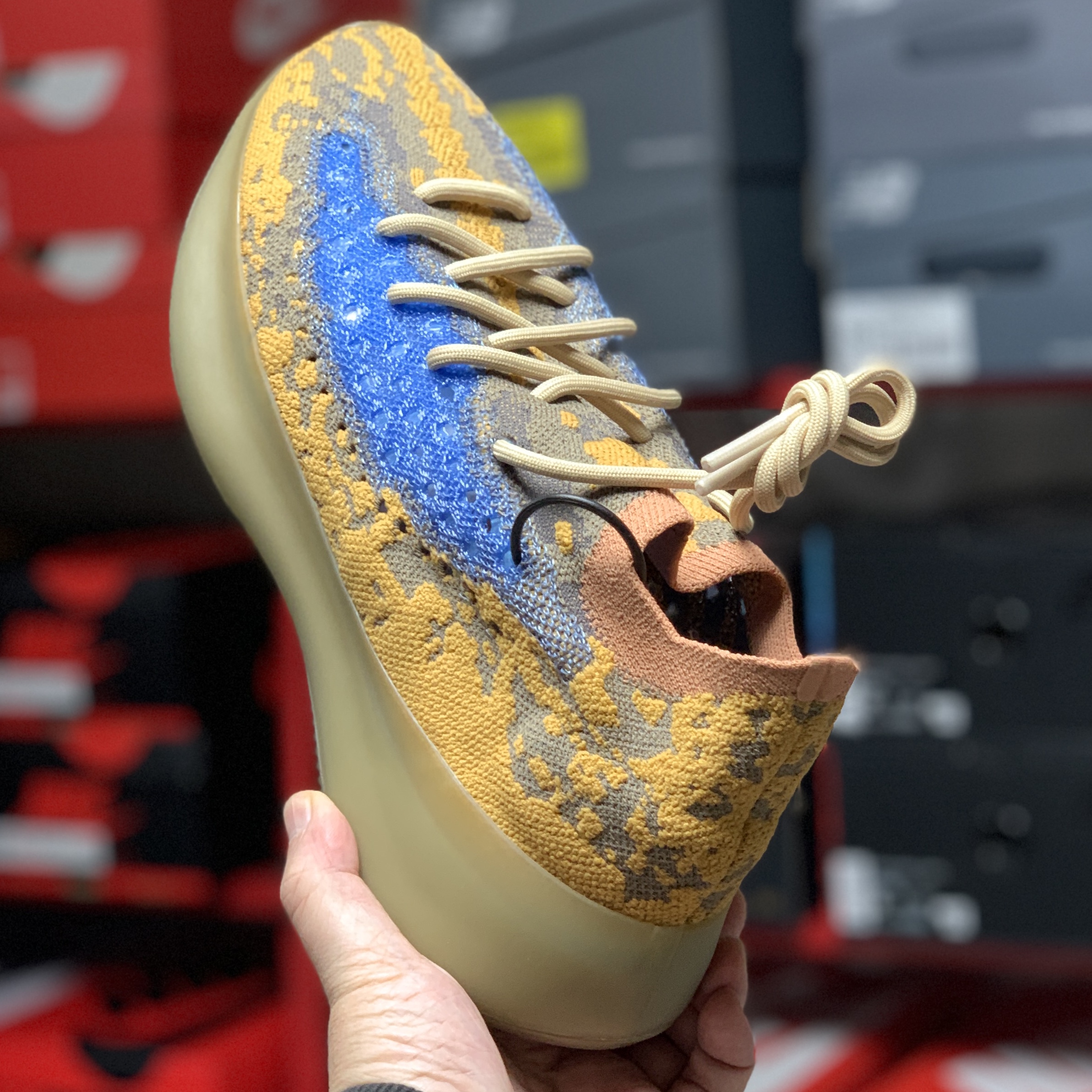 Adidas Yeezy Boost 380 Blue Oat - Reflective 착용 스타일 - 2