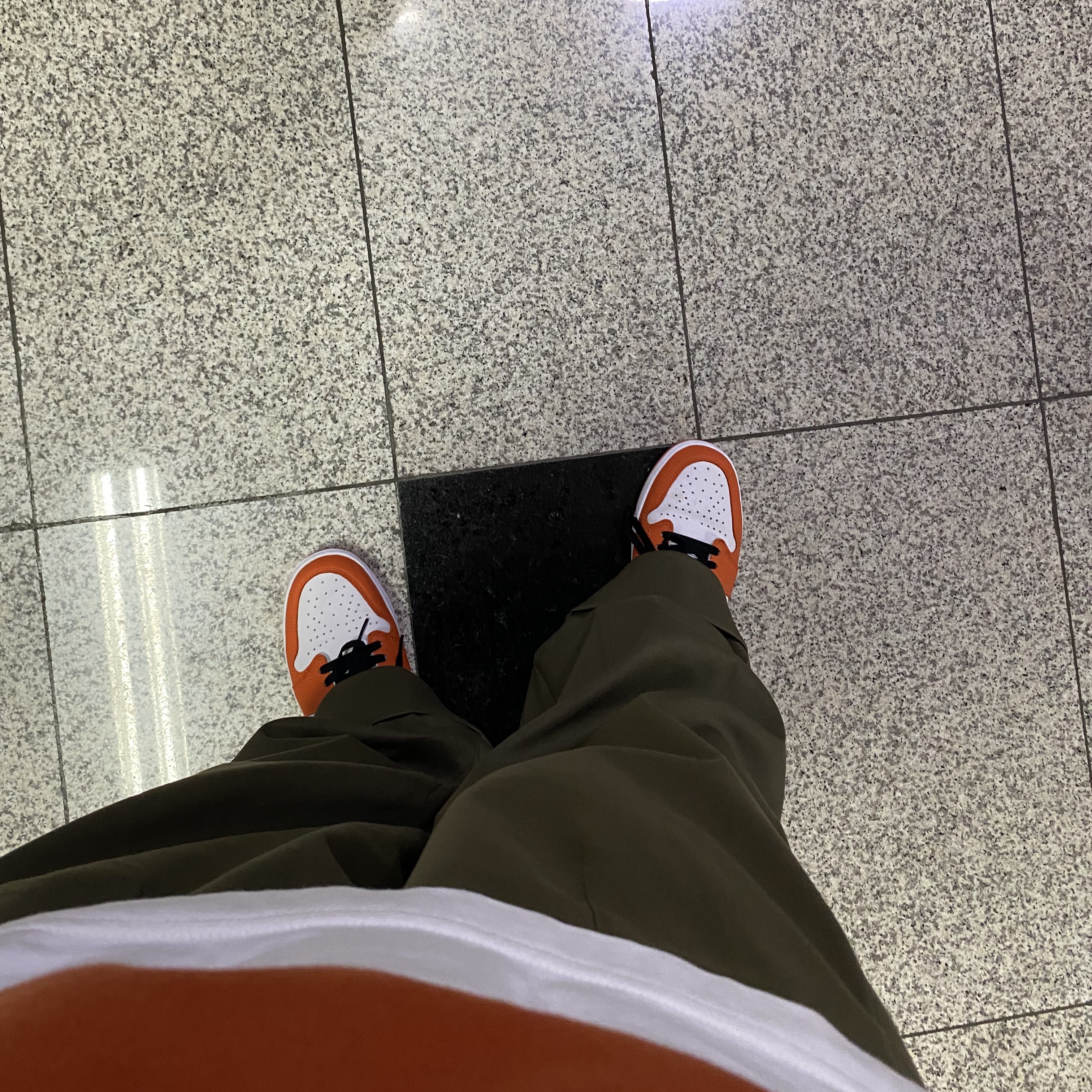 Jordan 1 Low OG Starfish 착용 스타일