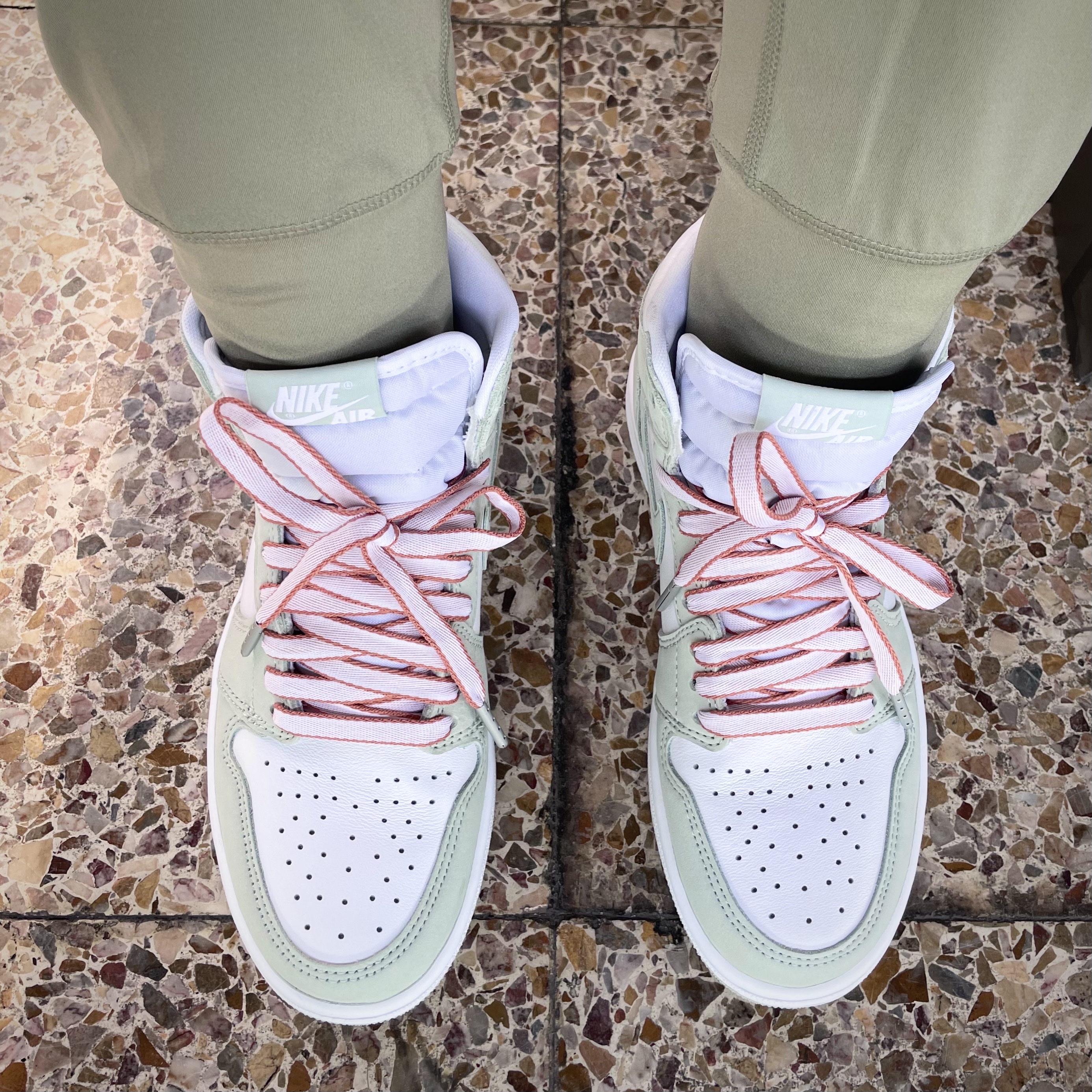 (W) Jordan 1 Retro High OG Seafoam 착용 스타일