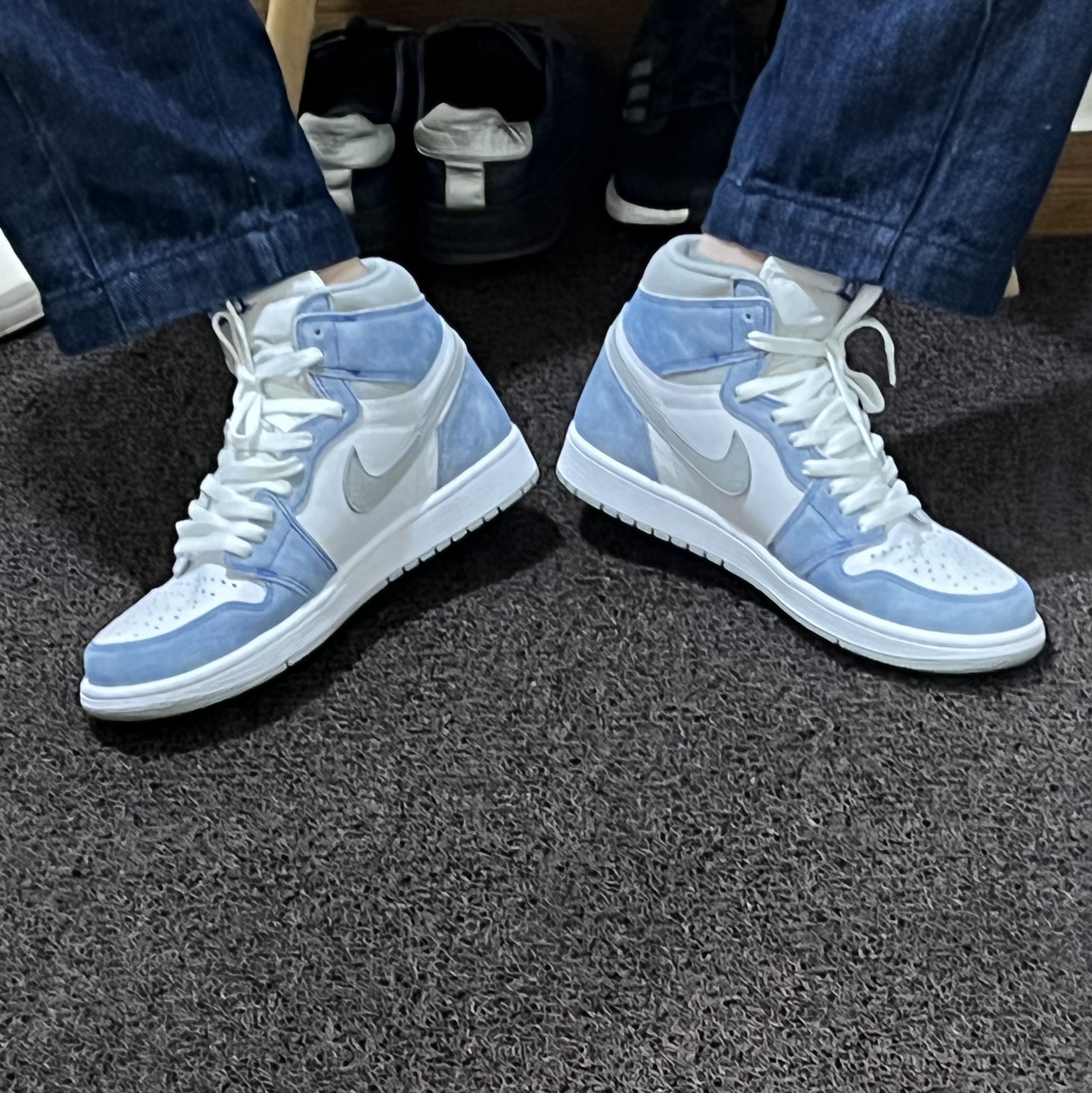 Jordan 1 Retro High OG Hyper Royal 착용 스타일