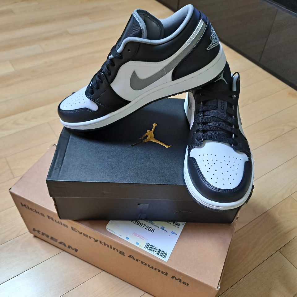 Jordan 1 Low Black Particle Grey 착용 스타일