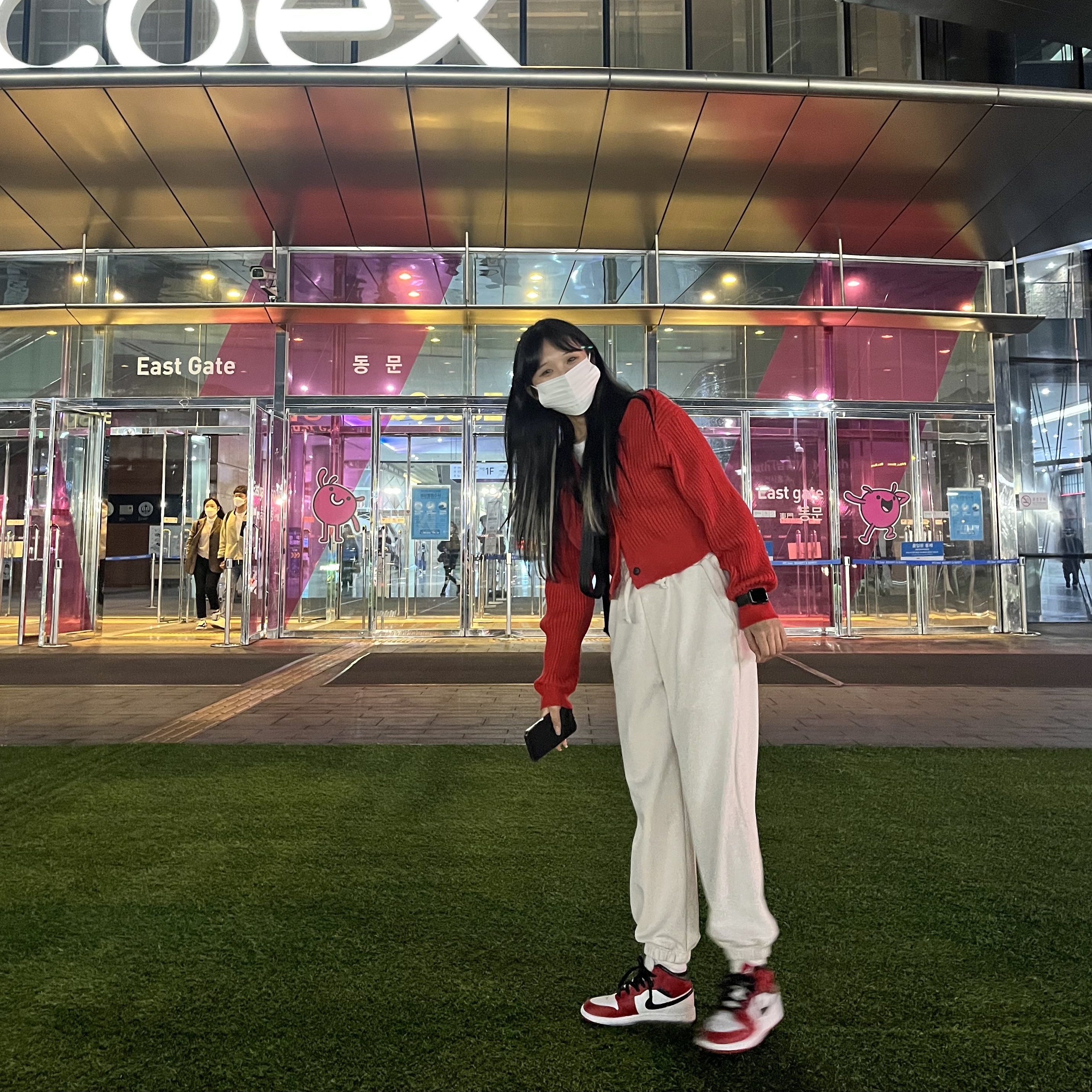 (GS) Jordan 1 Mid White Gym Red Black 착용 스타일 - 3