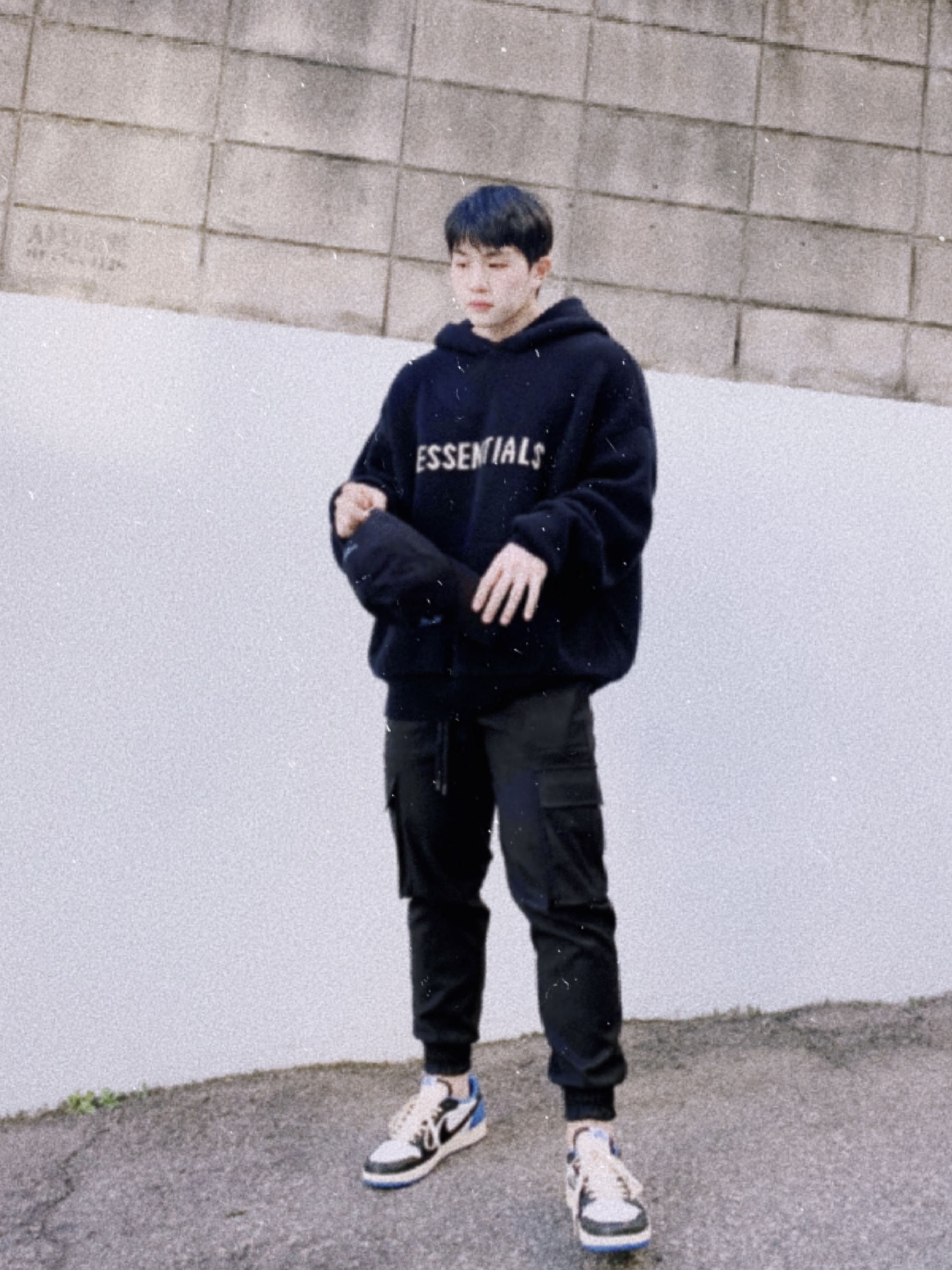 Jordan 1 x Travis Scott x Fragment Retro Low OG SP Military Blue, Essentials Knit Hoodie Black - 20FW 착용 스타일