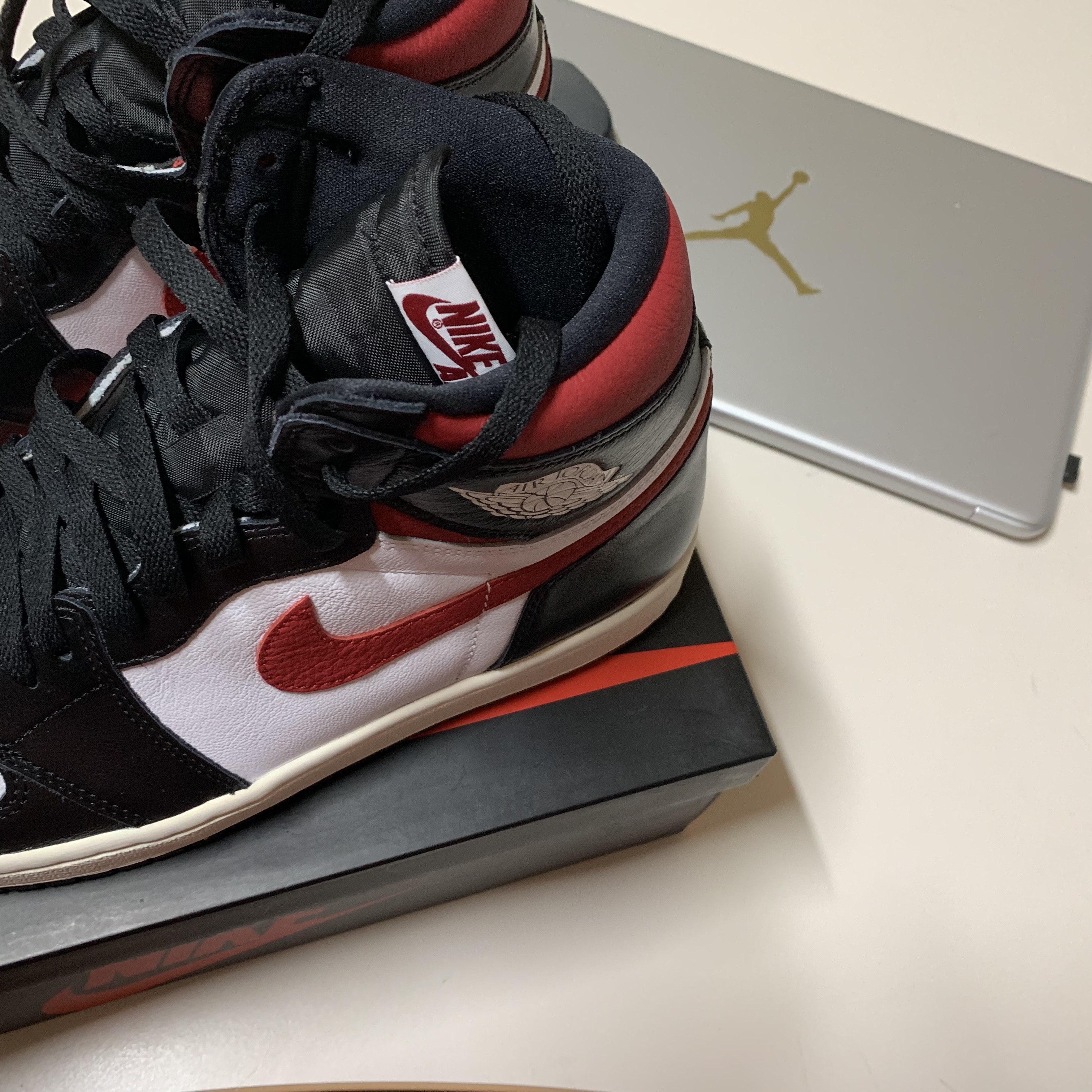 Jordan 1 Retro High OG Gym Red 착용 스타일