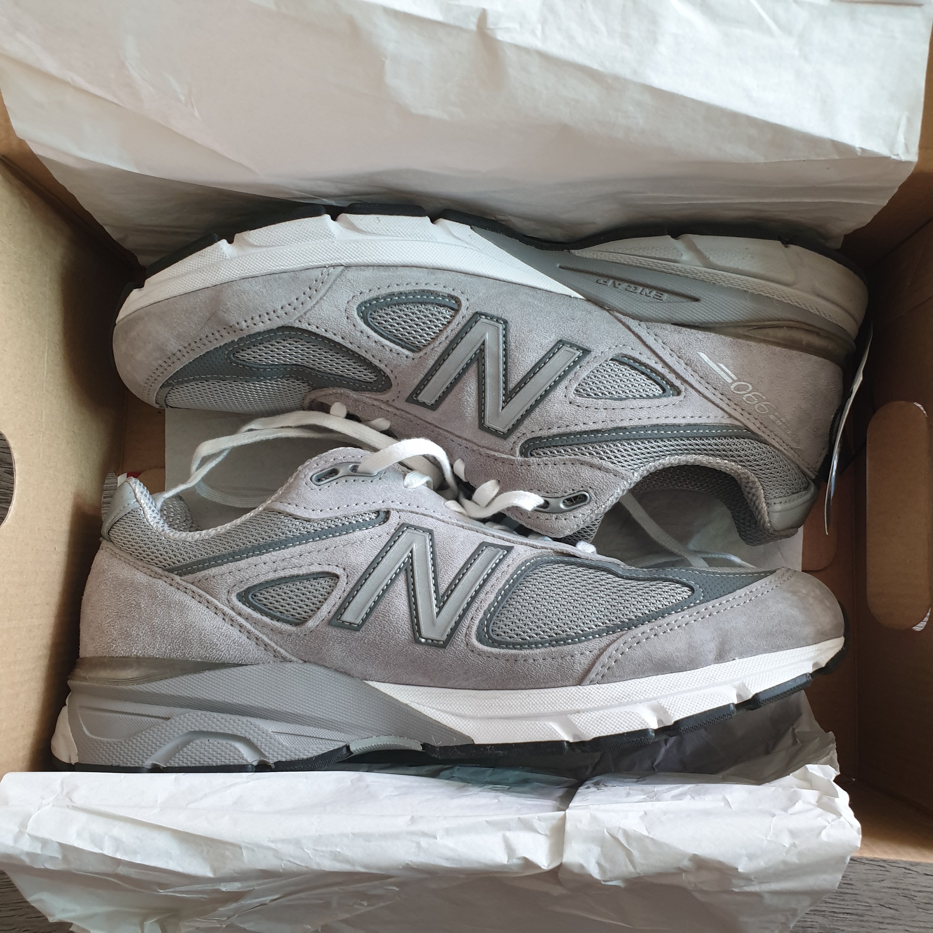New Balance 990v4 Made in USA Grey - D Standard 착용 스타일