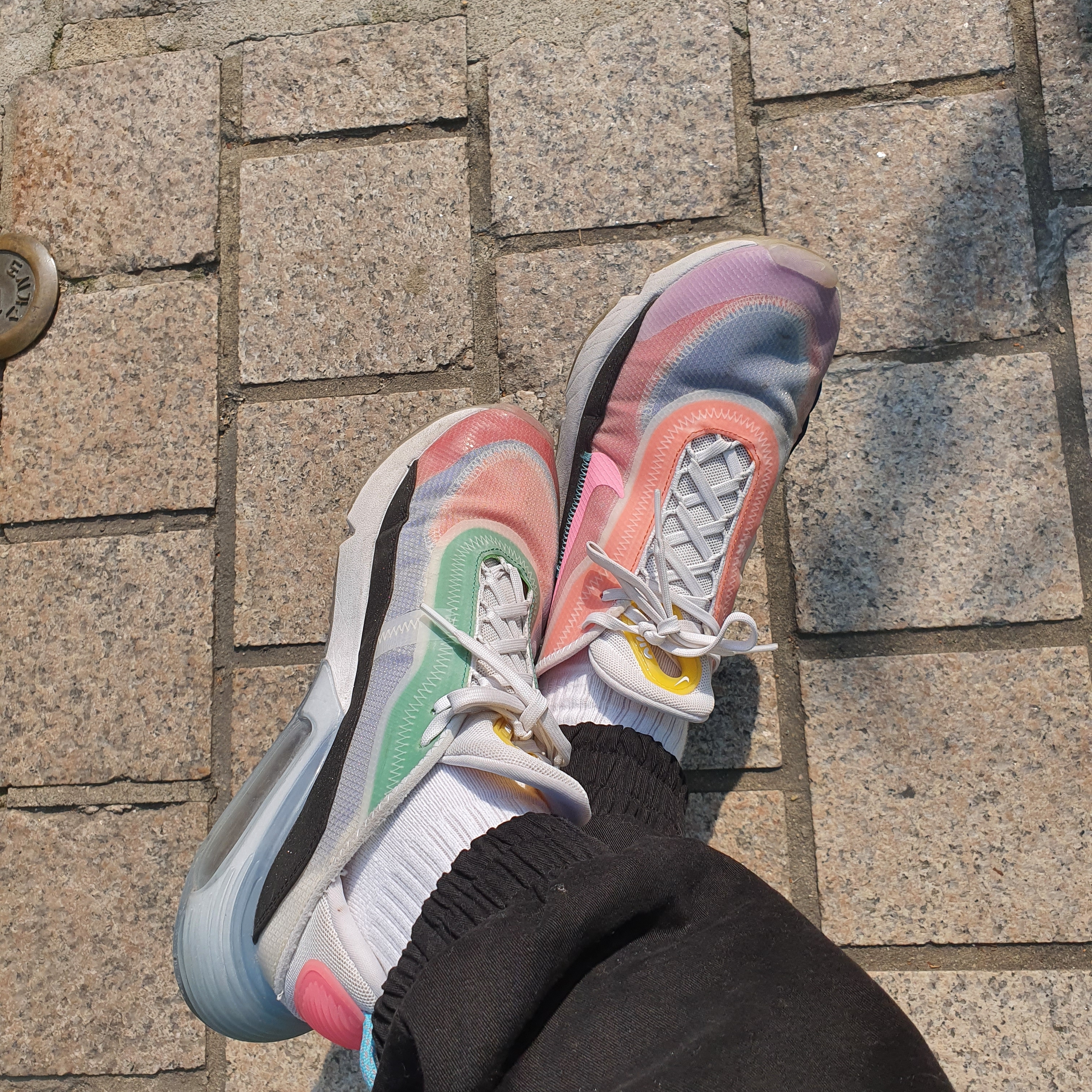 Nike Air Max 2090 Be True 2020 착용 스타일