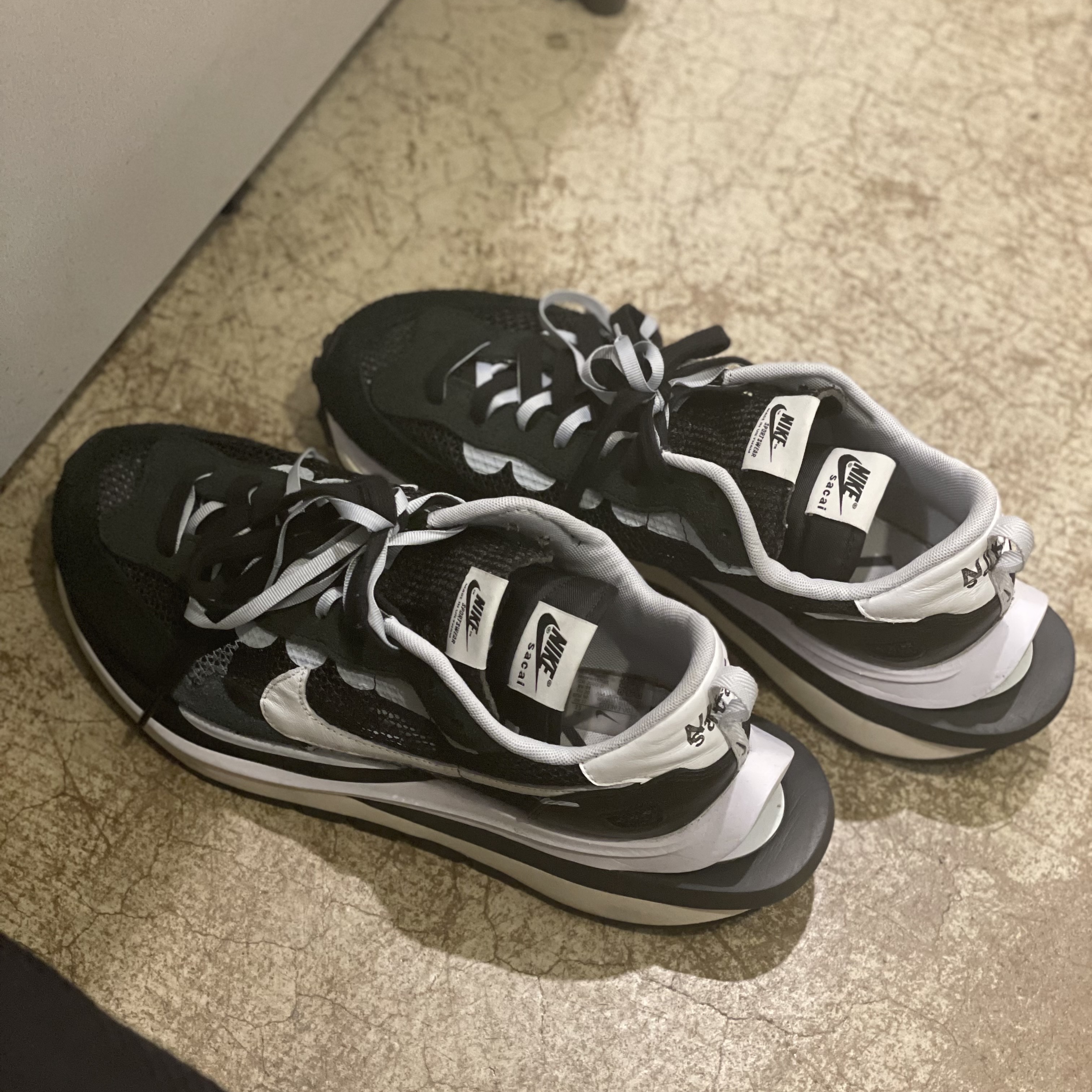 Nike x Sacai VaporWaffle Black White 착용 스타일