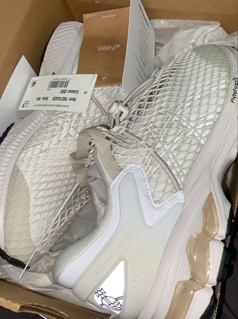 Asics x Vivienne Westwood Gel-Kayano 26 Birch White 착용 스타일