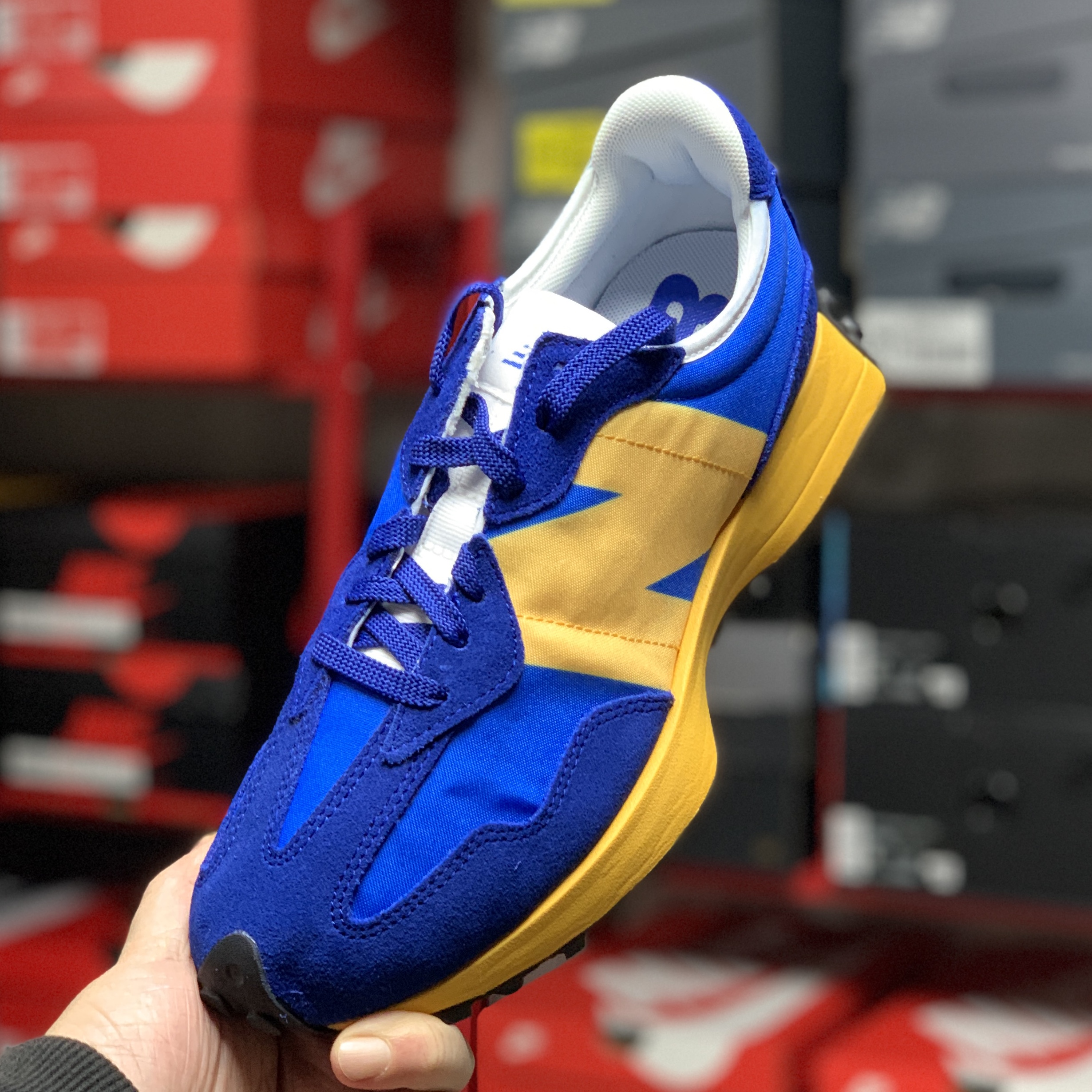 New Balance 327 Blue 착용 스타일 - 1