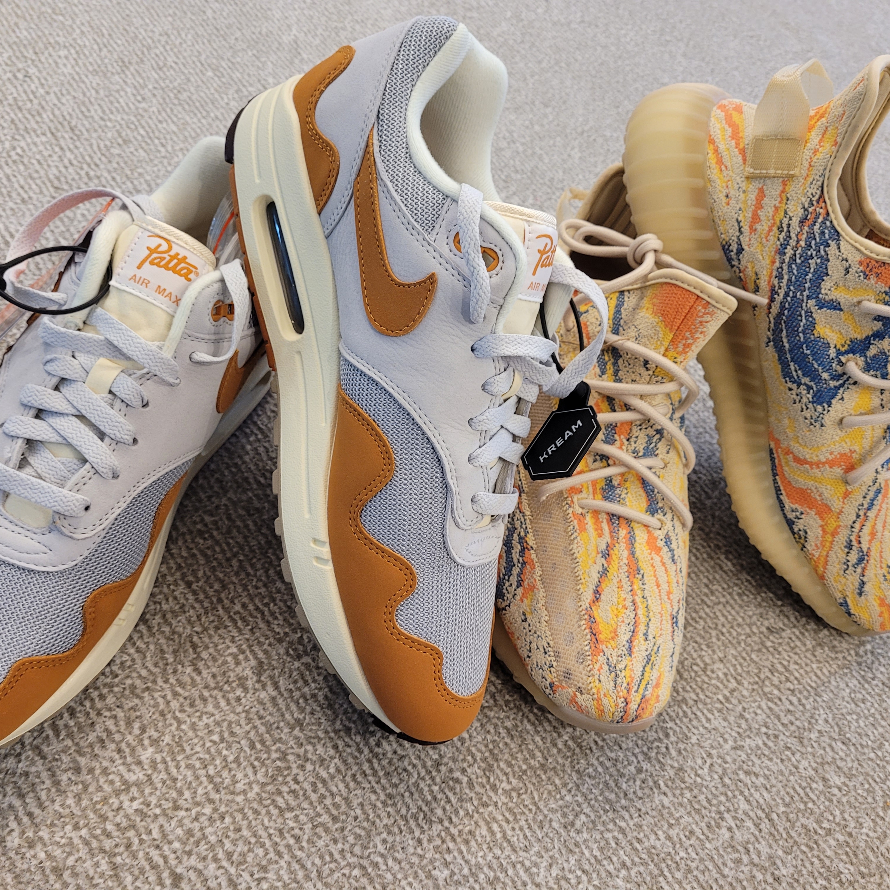 Nike x Patta Air Max 1 Monarch, Adidas Yeezy Boost 350 V2 MX Oat 착용 스타일 - 1