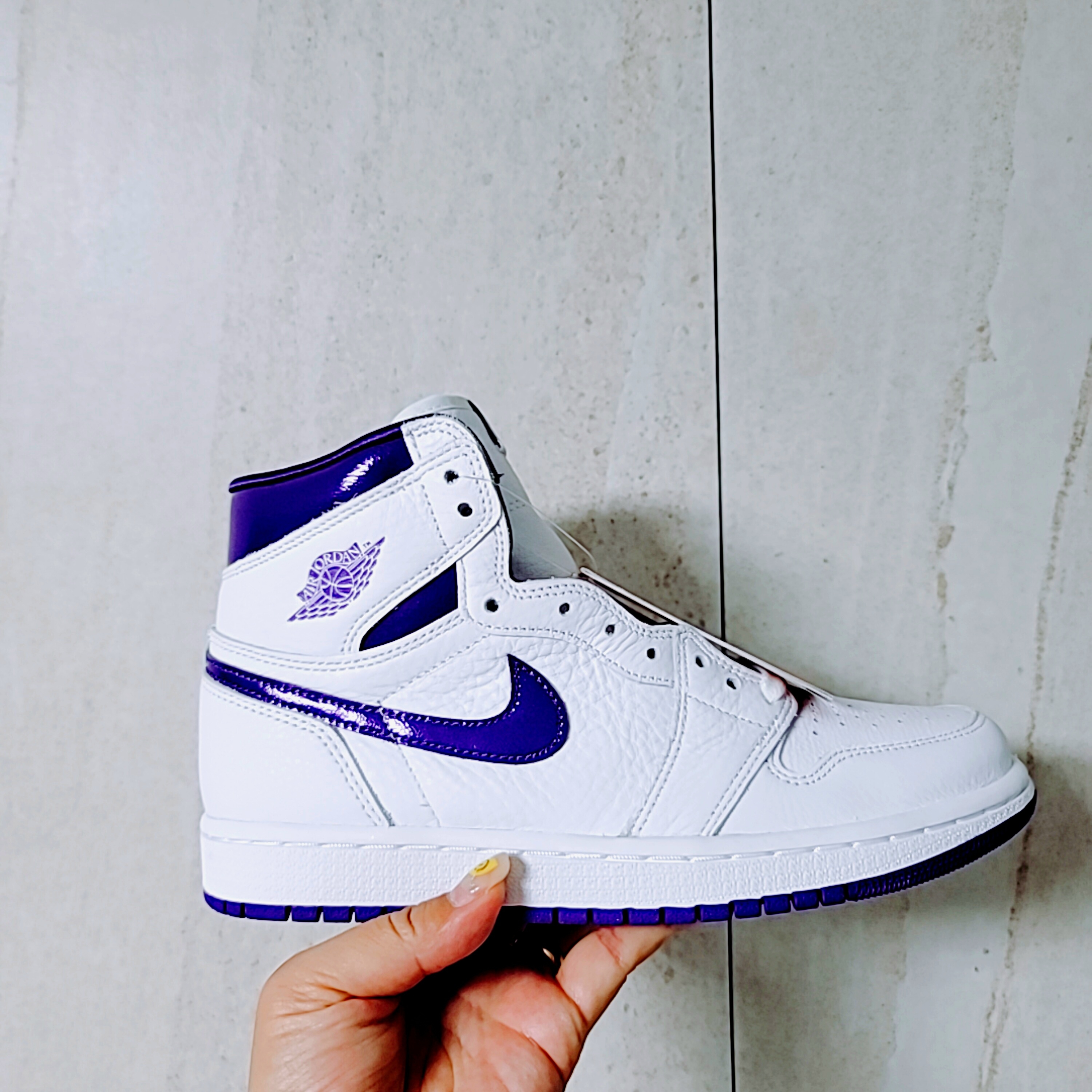 (W) Jordan 1 High OG Court Purple 착용 스타일 - 1