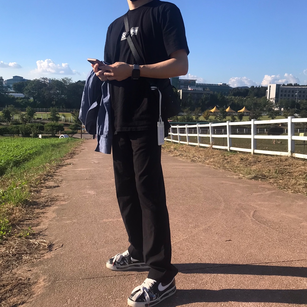 Nike x Peaceminusone Air Force 1 Low Para-Noise, Casetify x Ader Error Stitch Leather iPhone Case 착용 스타일