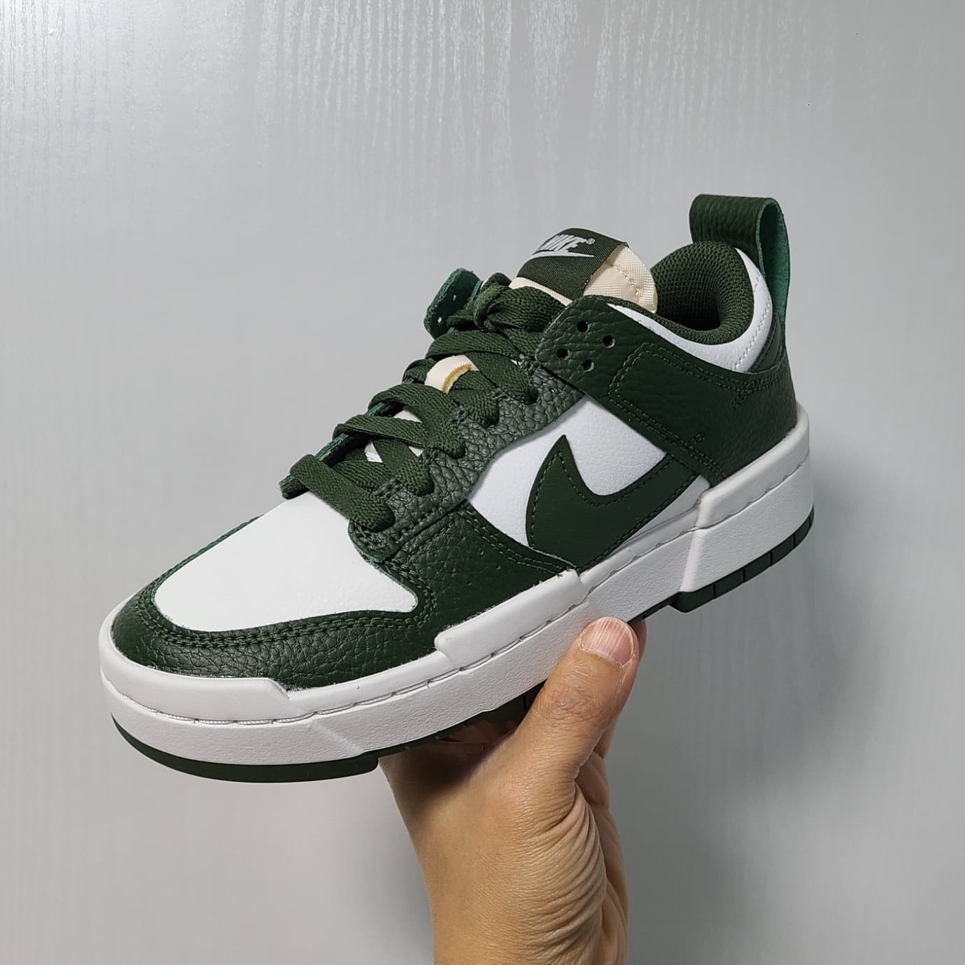 (W) Nike Dunk Low Disrupt Carbon Green 착용 스타일 - 1