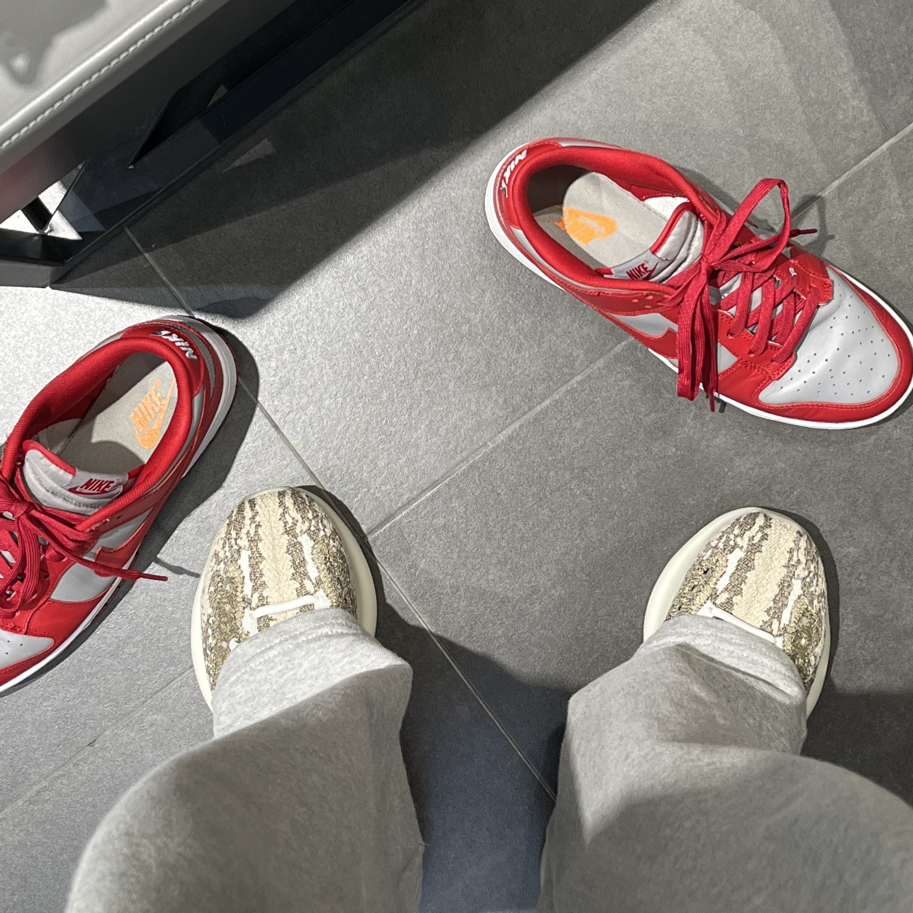 Adidas Yeezy Boost 380 Pyrite 착용 스타일