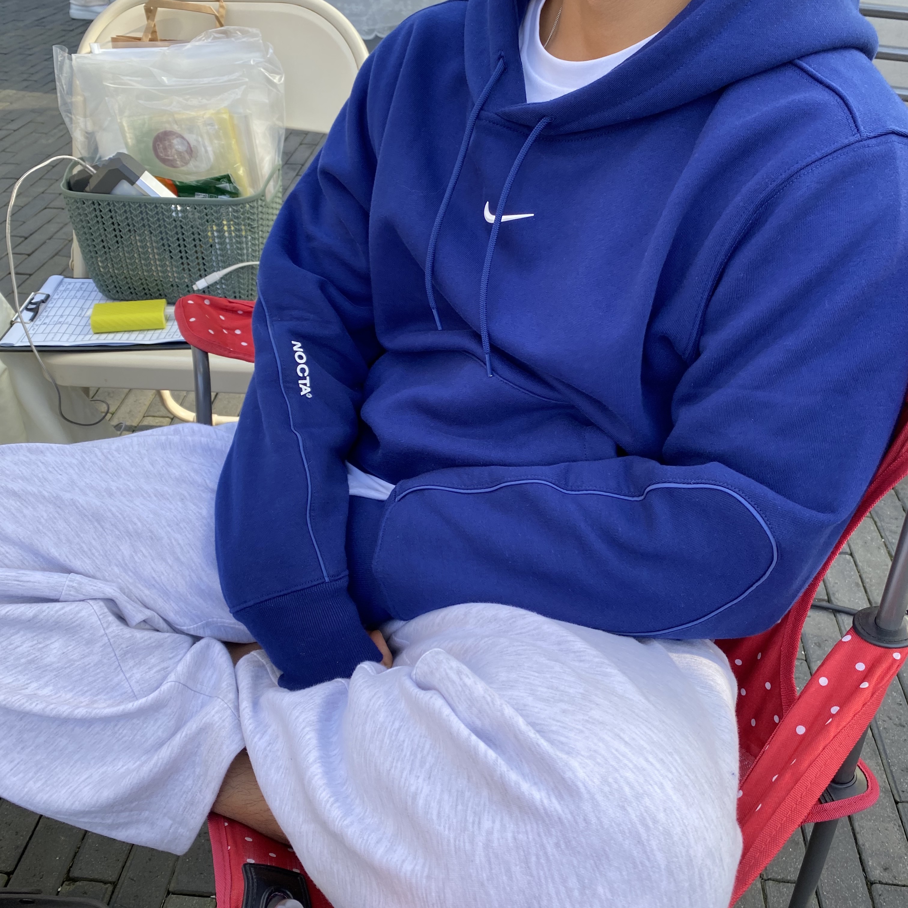 Nike x Drake Nocta Cardinal Stock Essential Hoodie Navy - Asia, Nike x Drake Nocta Cardinal Stock Essential Hoodie Navy - US/EU 착용 스타일