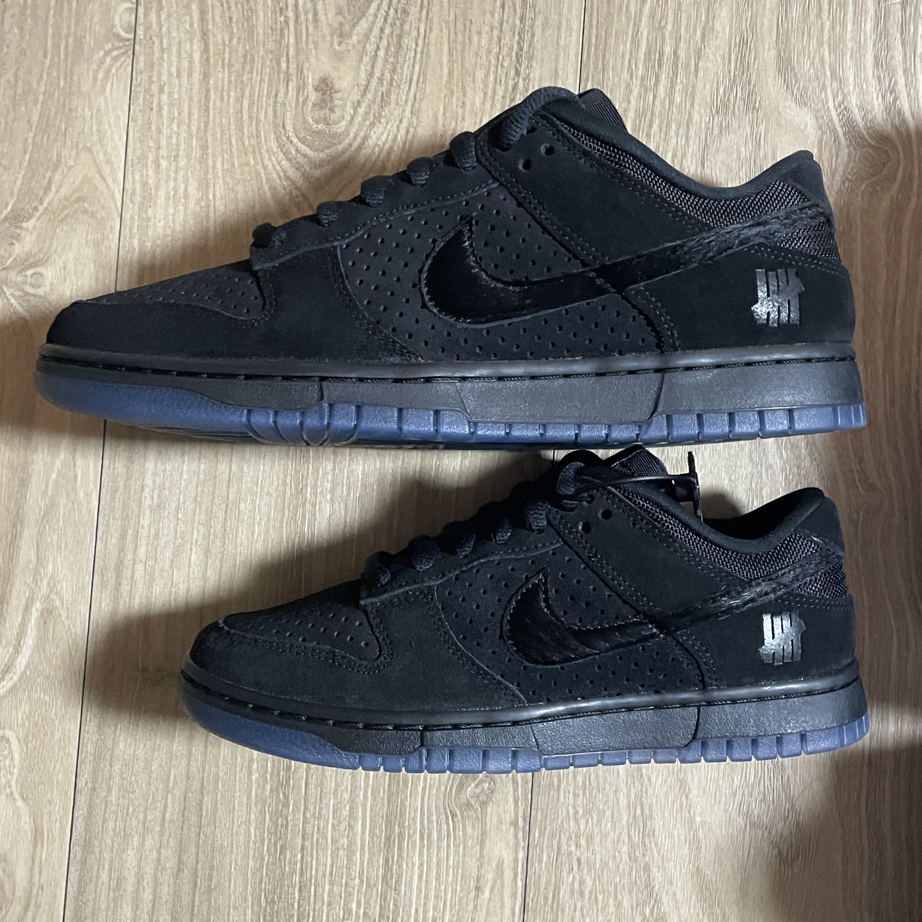 Nike x Undefeated Dunk Low SP 5 On It Black 착용 스타일 - 5