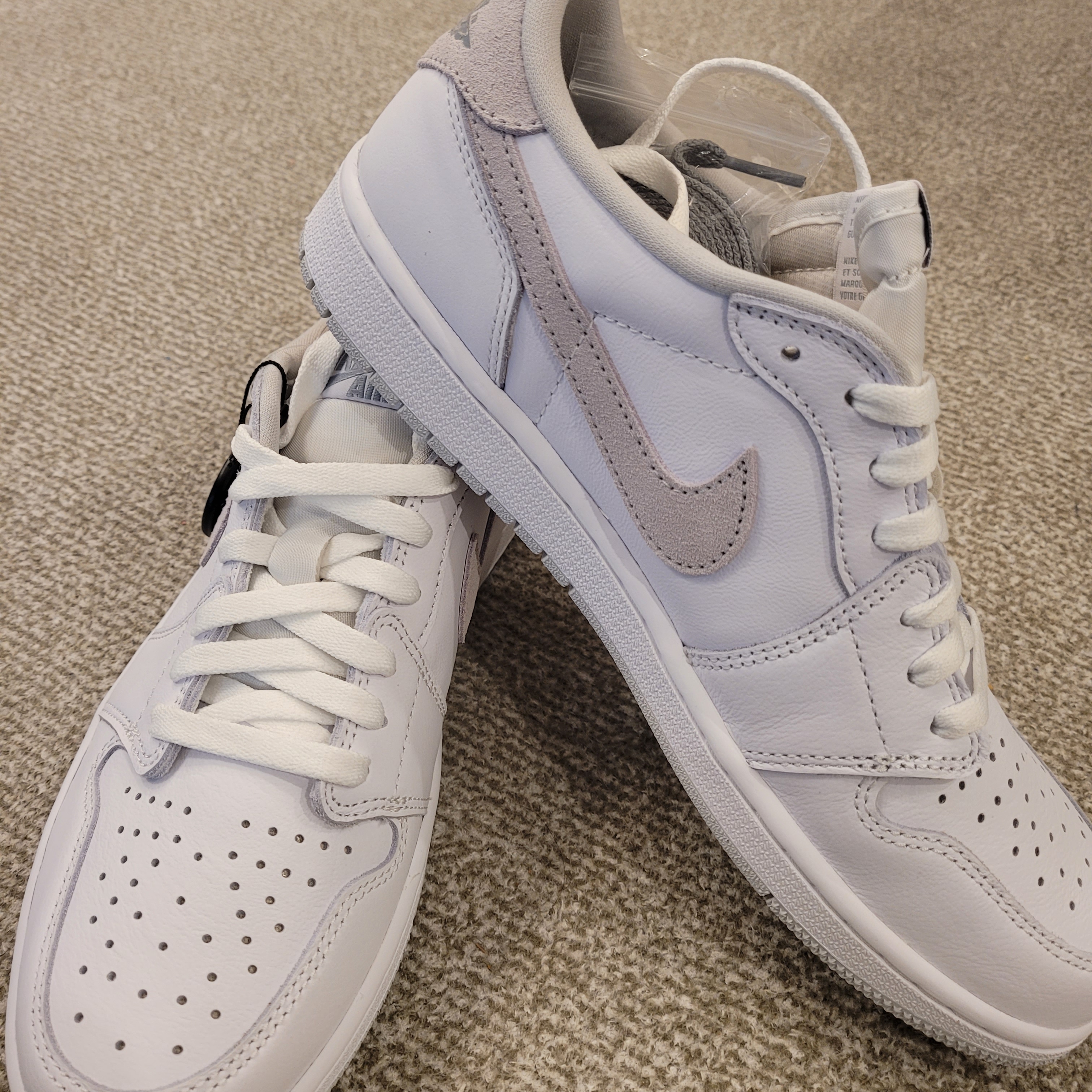 Jordan 1 Low OG Neutral Grey 착용 스타일 - 1