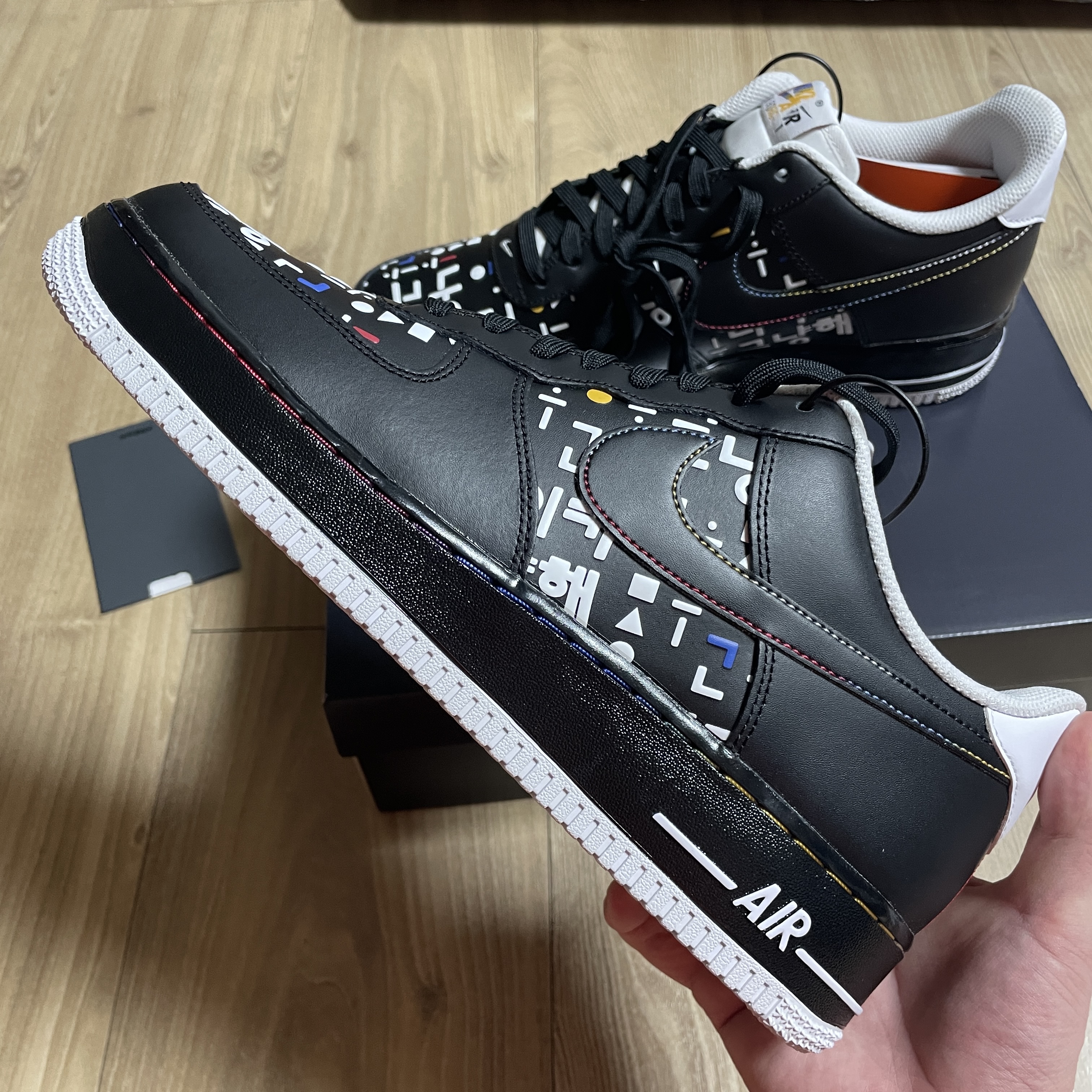 Nike Air Force 1 '07 LV8 Hangul Day 착용 스타일 - 2