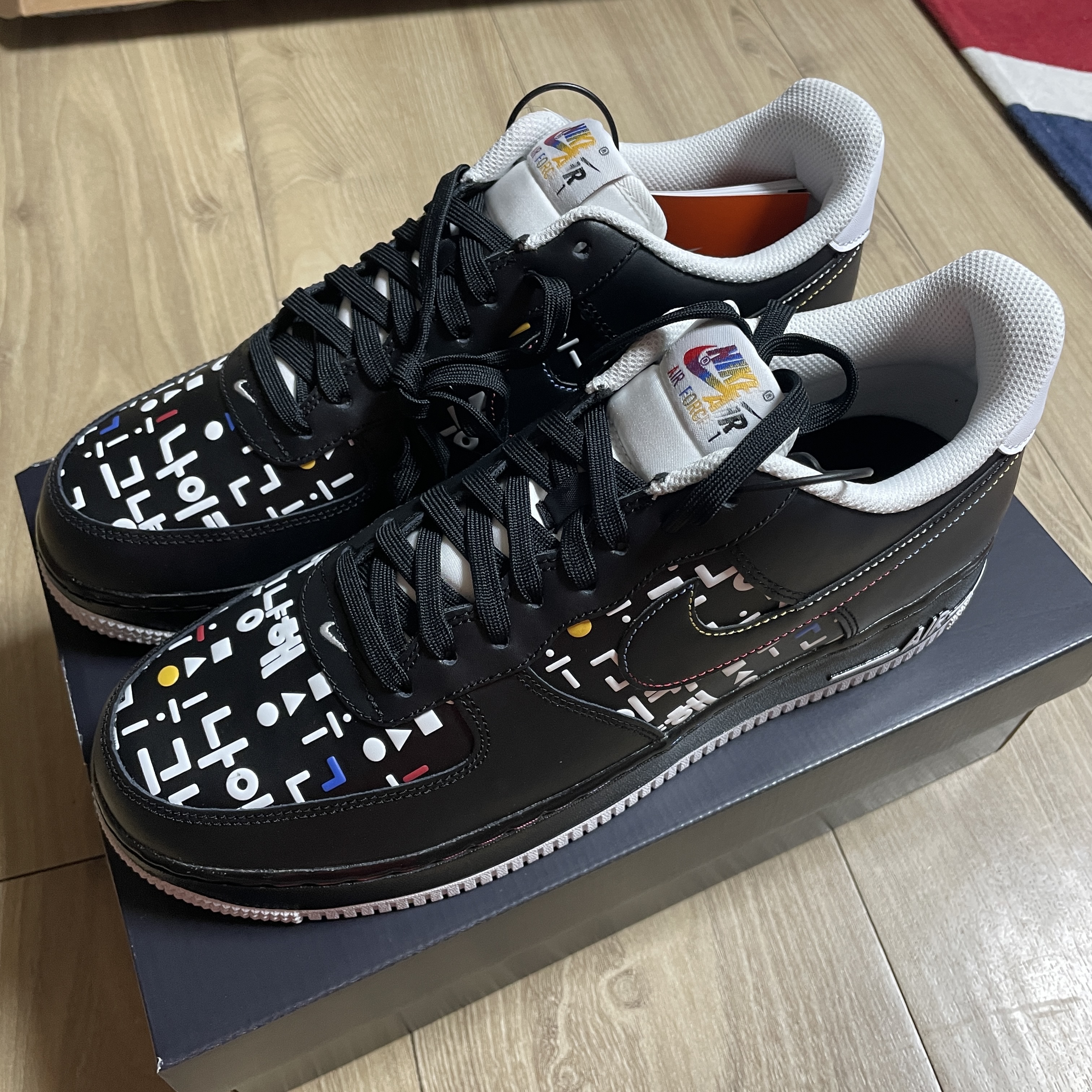 Nike Air Force 1 '07 LV8 Hangul Day 착용 스타일 - 1