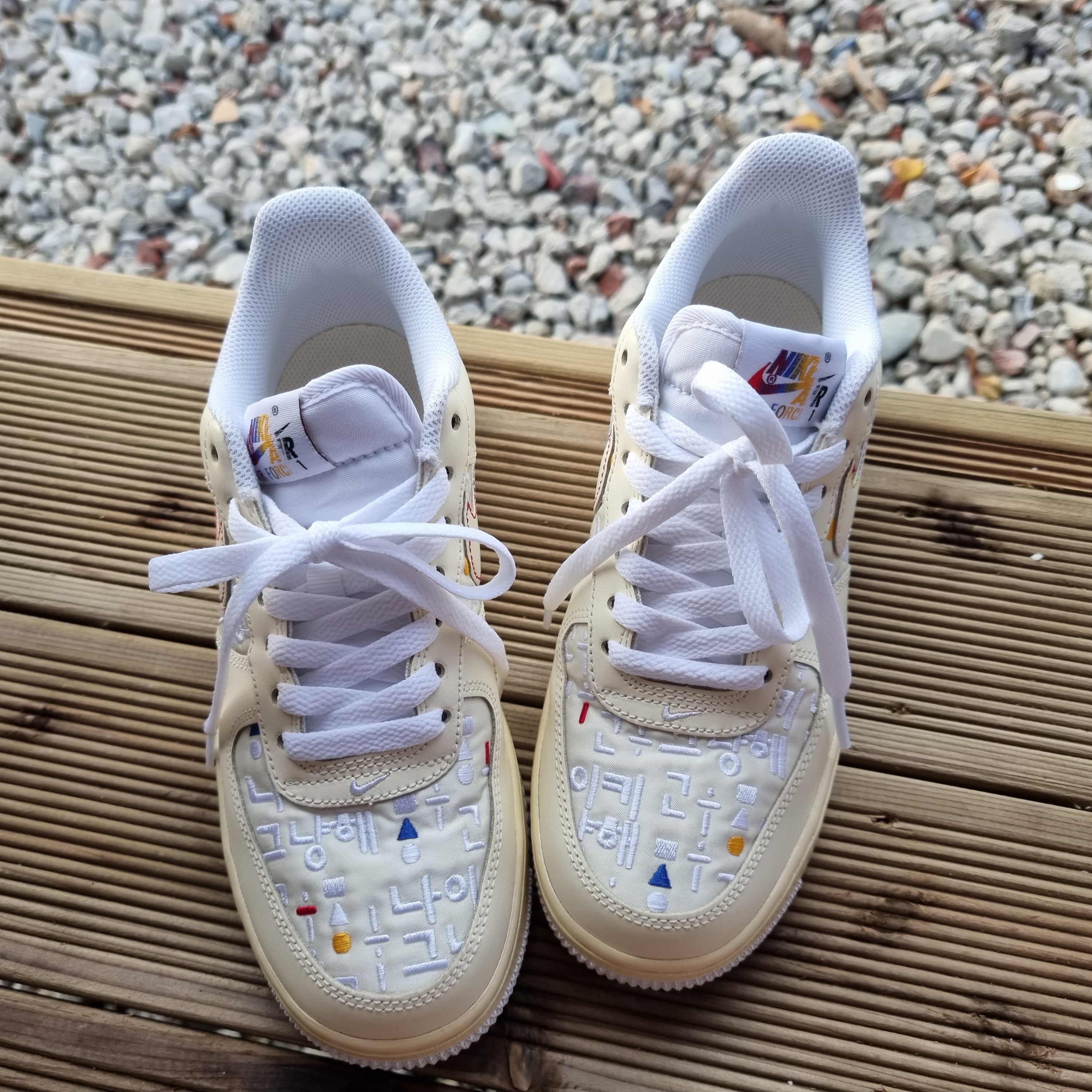(W) Nike Air Force 1 '07 LV8 Hangul Day 착용 스타일 - 4