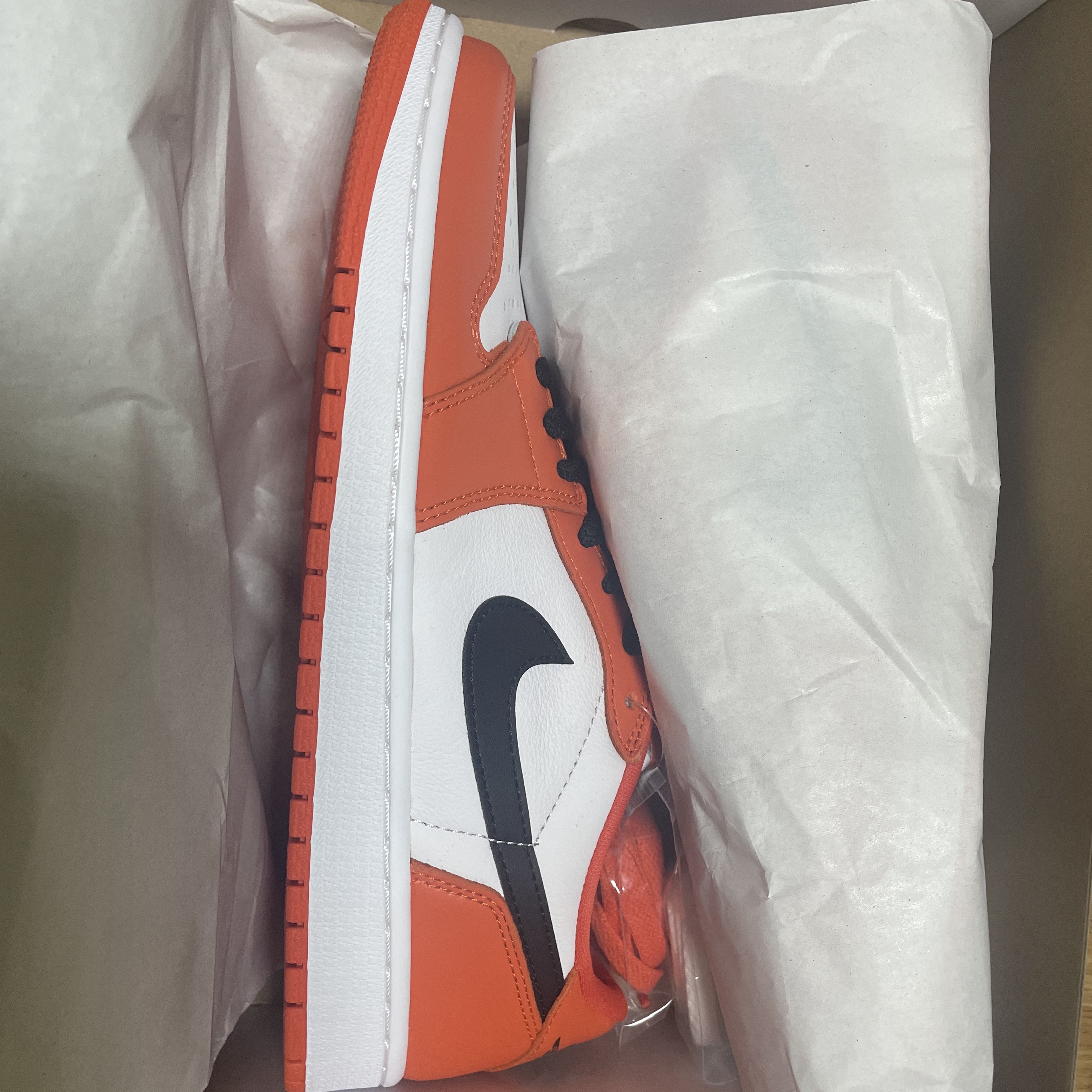 Jordan 1 Low OG Starfish 착용 스타일 - 3